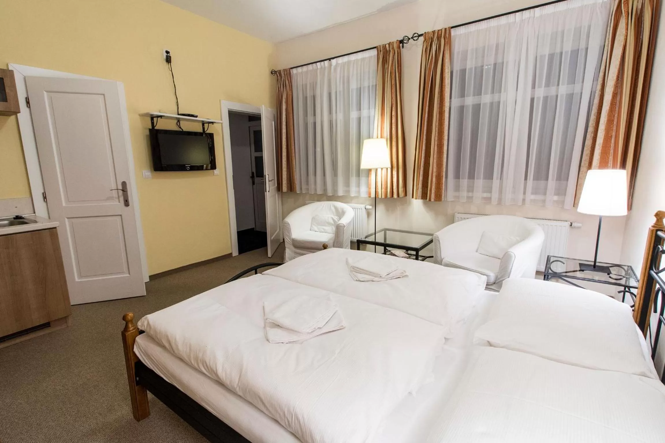 Seating area, Bed in Apartma La Provence