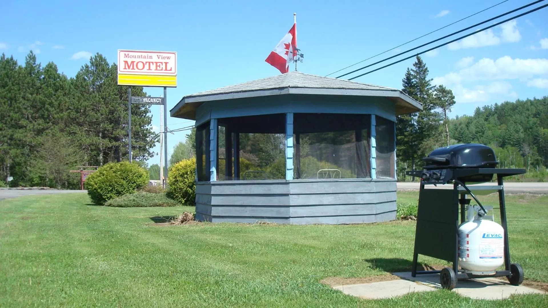 BBQ facilities in Mountain View Motel