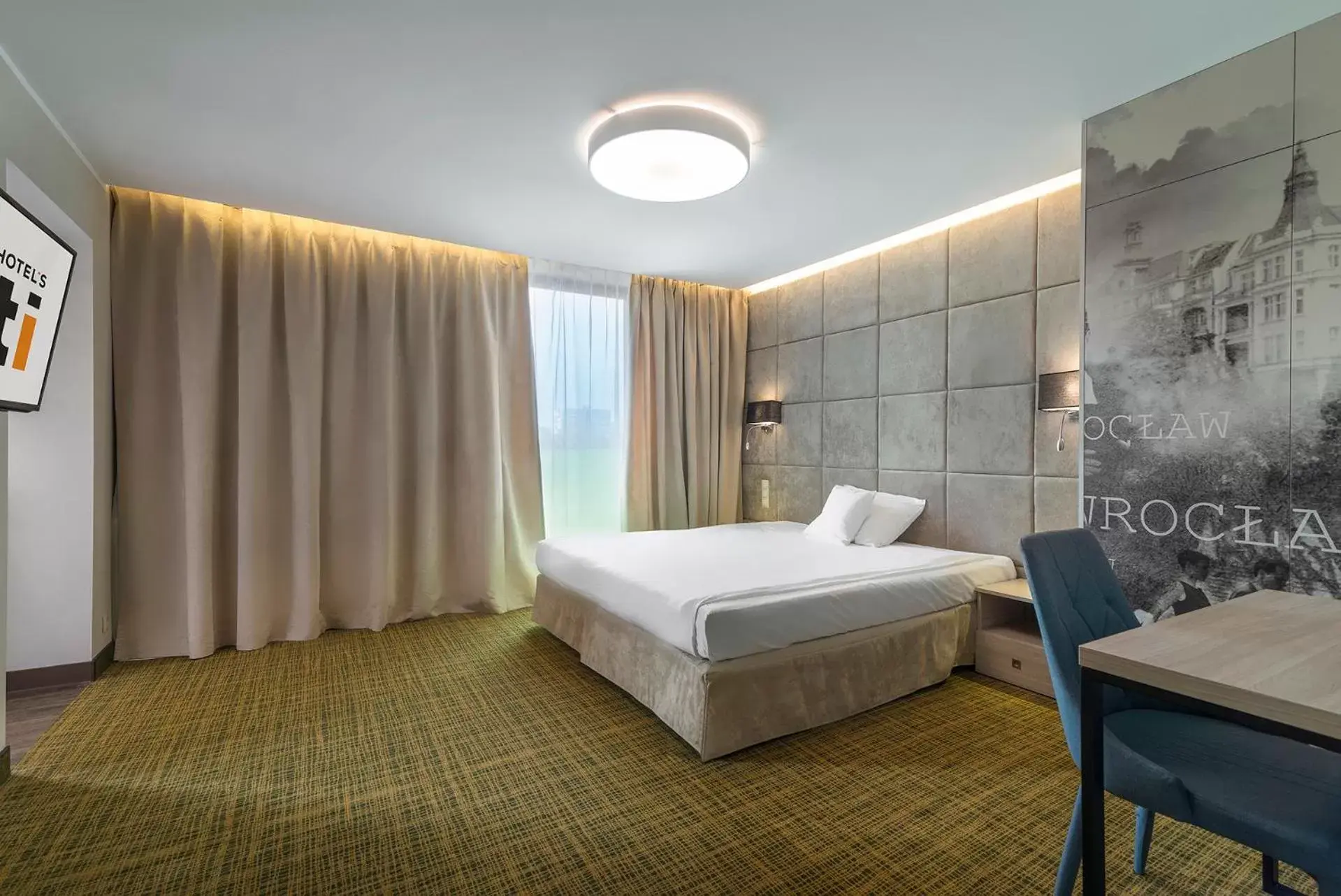 Standard Double Room in Citi Hotel's Wrocław Standard Double Room in Citi Hotel's Wrocław