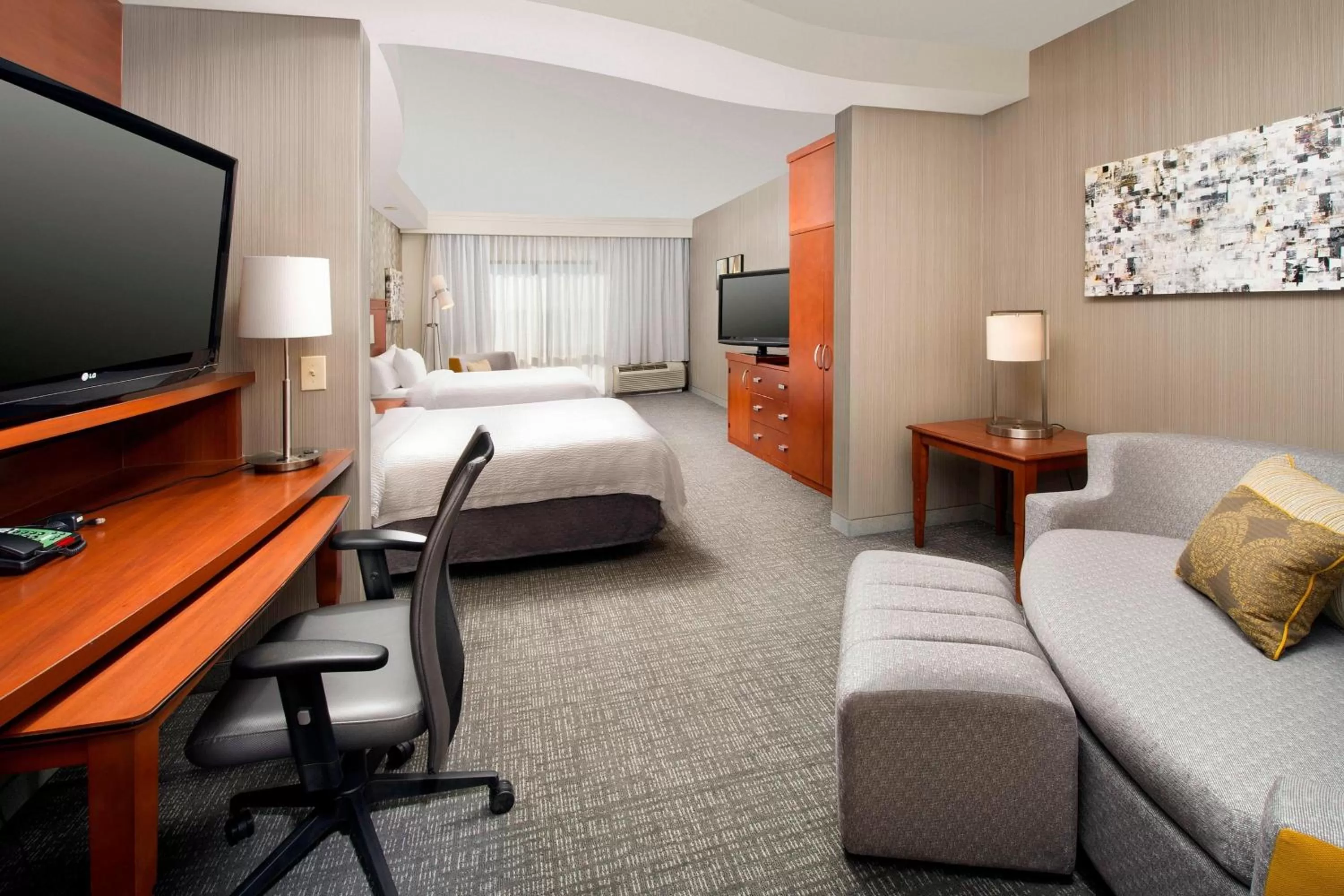 Photo of the whole room, Bed in Courtyard by Marriott Wichita Falls