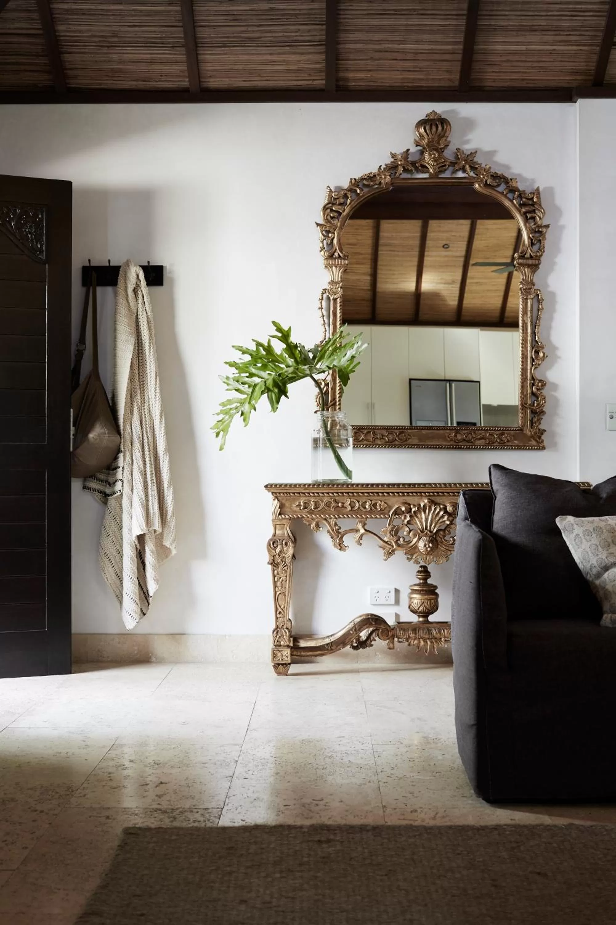 Living room, Bed in The Villas of Byron