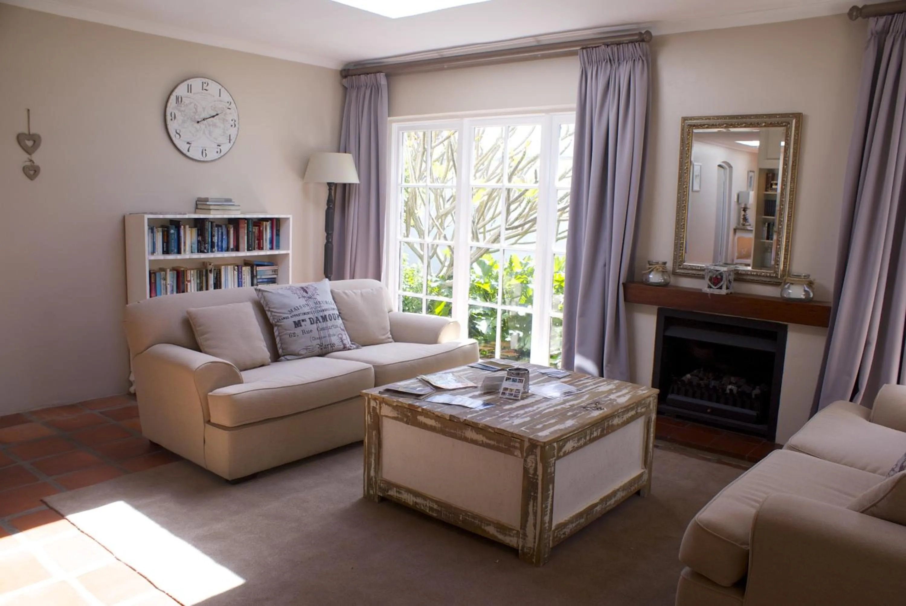 Seating area in Whale Rock Luxury Lodge