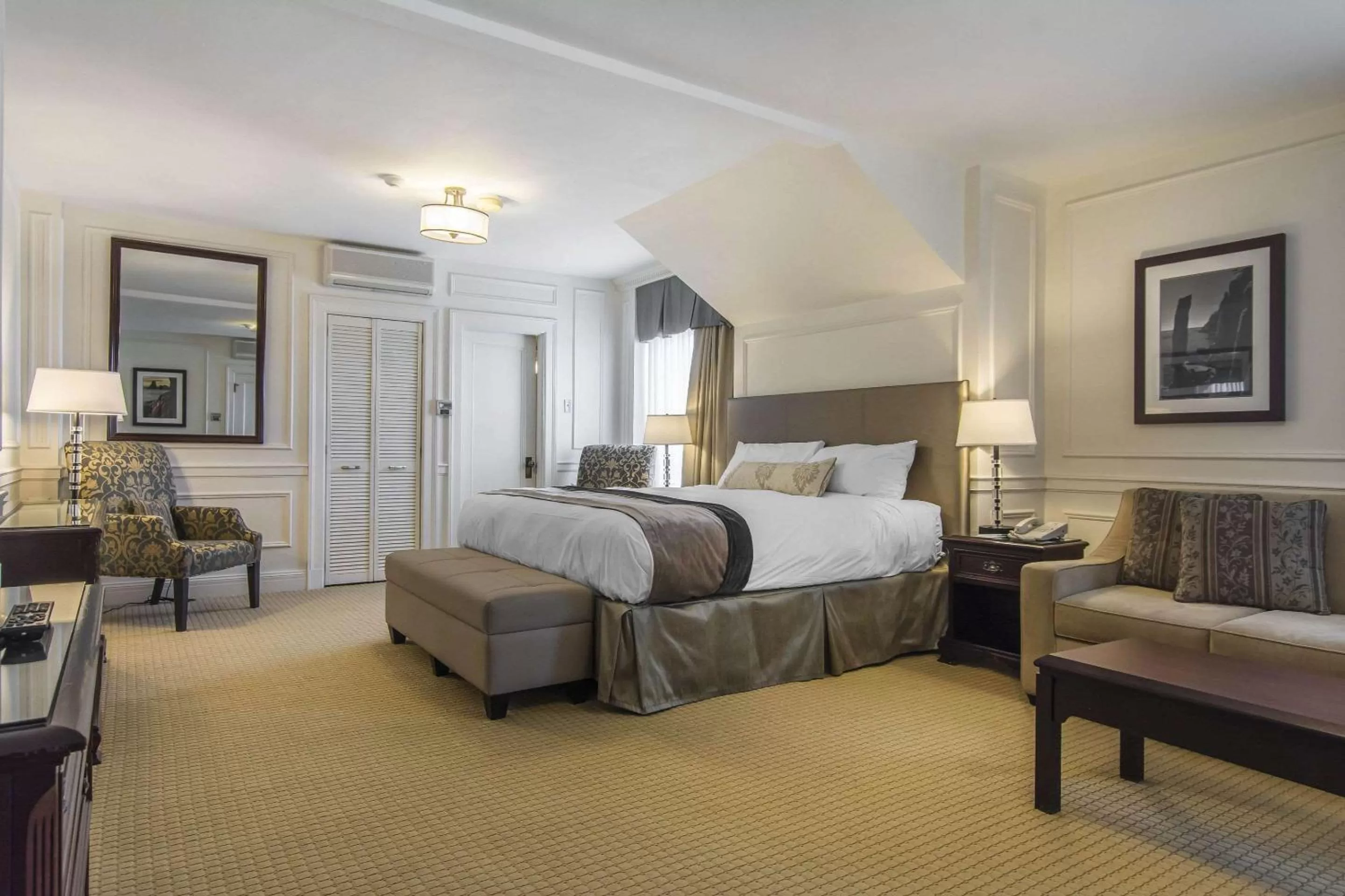 Photo of the whole room, Bed in Digby Pines Golf Resort and Spa