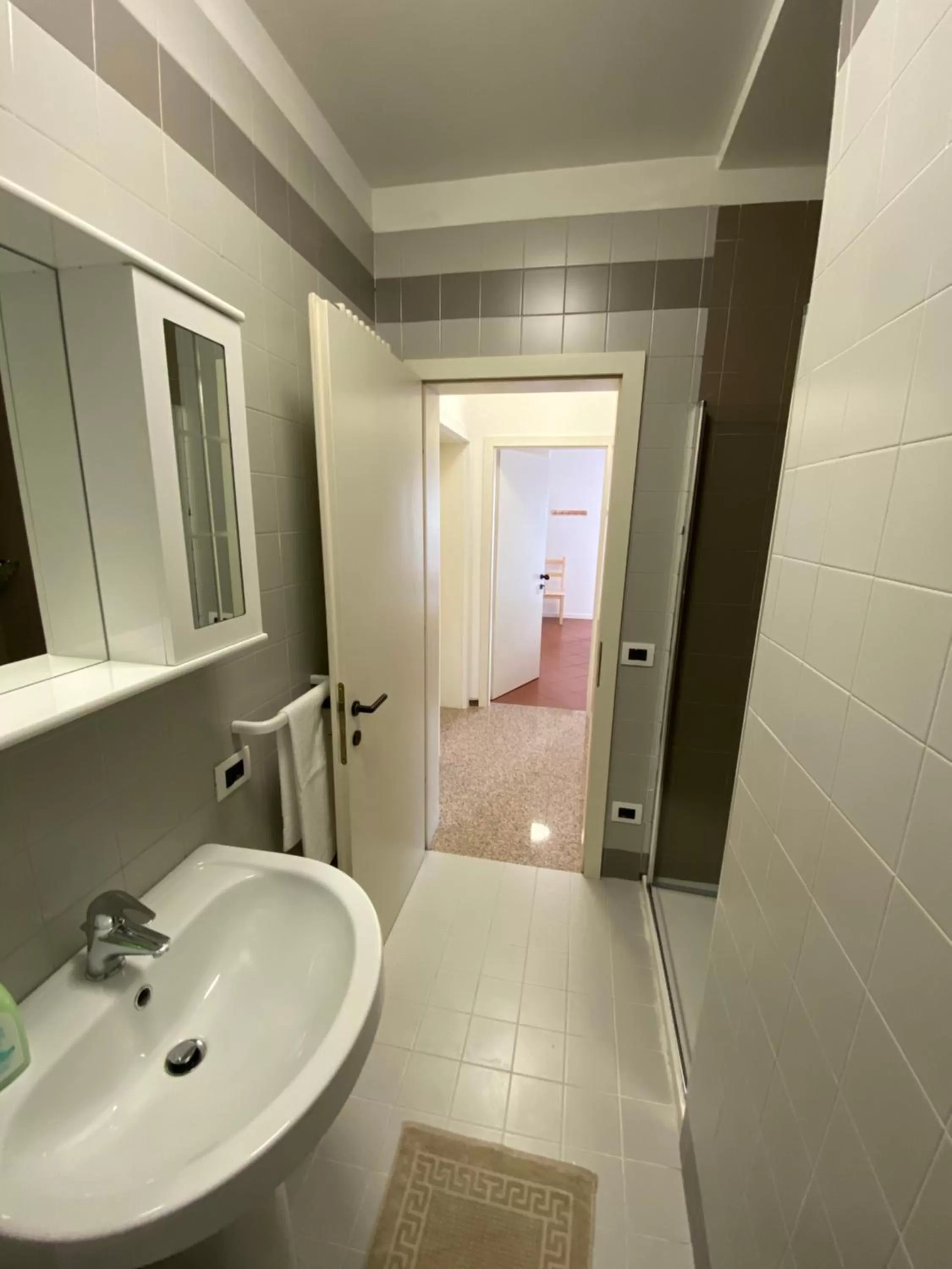 Shower in Sky Garden & Wellness R.