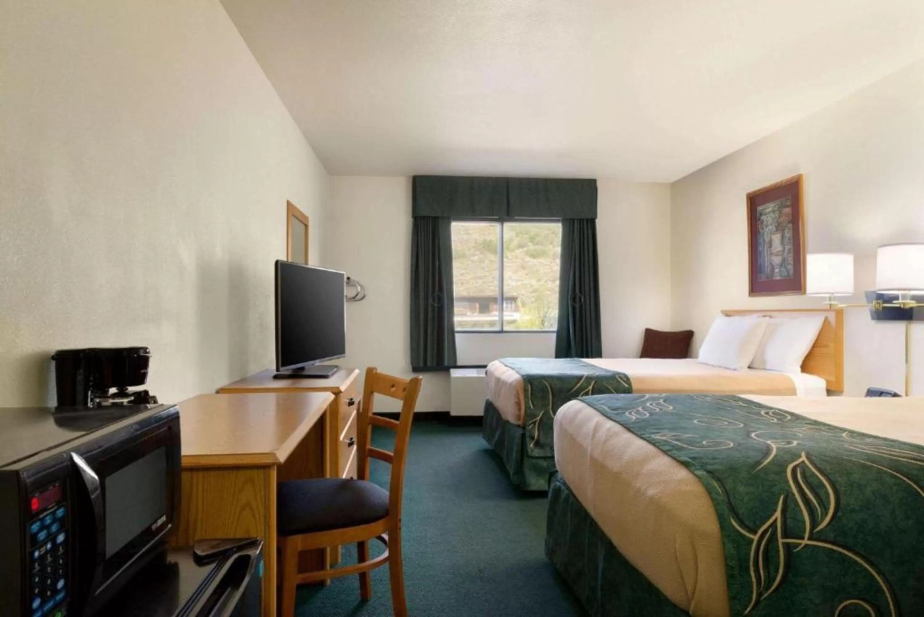 Bed in Travelodge by Wyndham Yampa