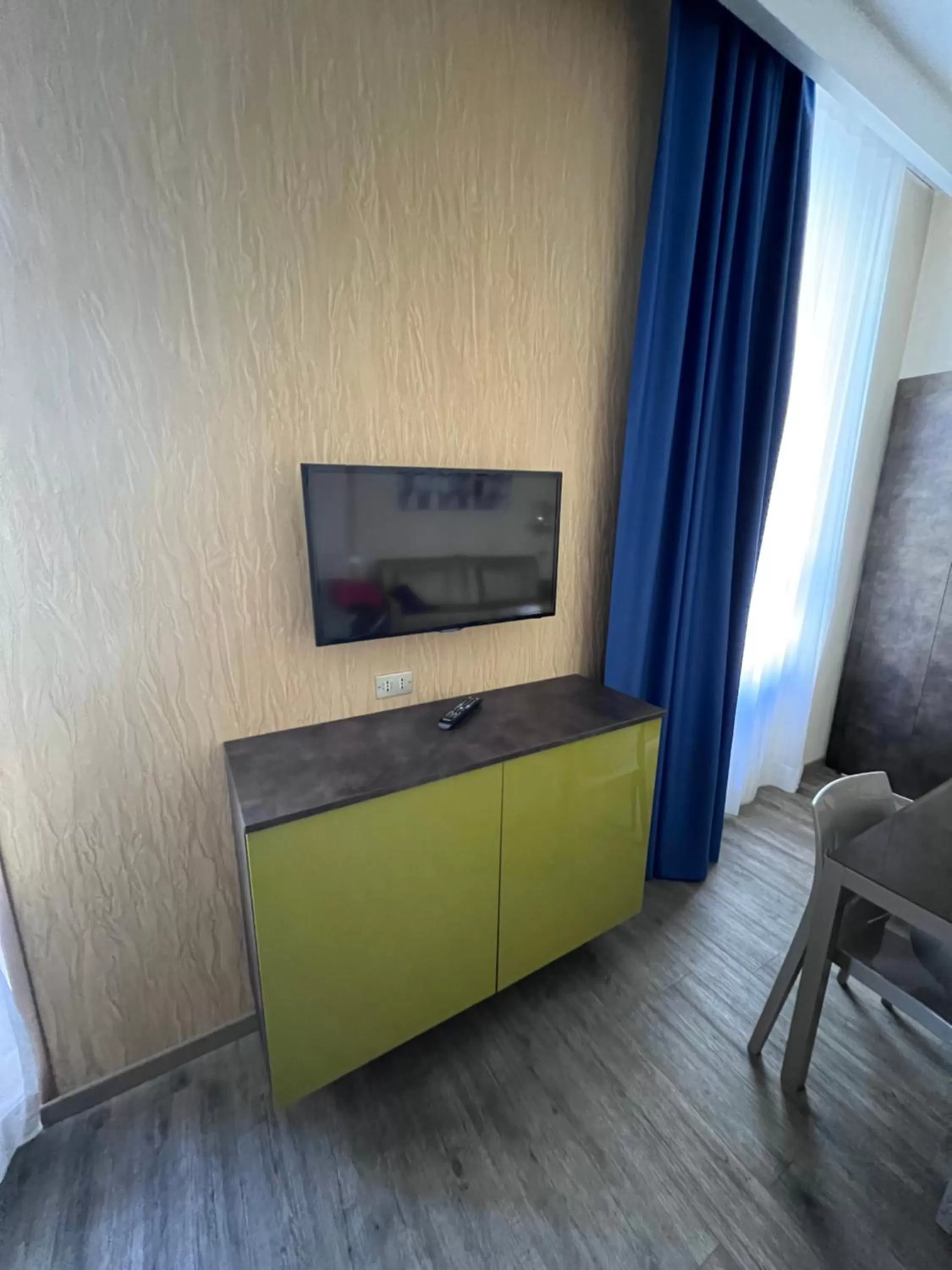 TV and multimedia in Residence Star