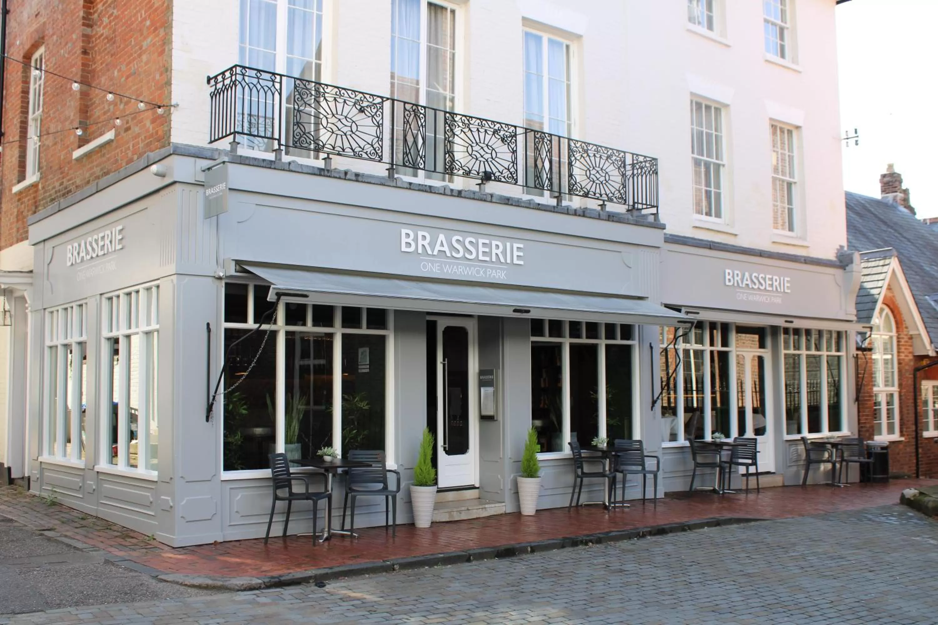 Restaurant/places to eat in One Warwick Park Hotel