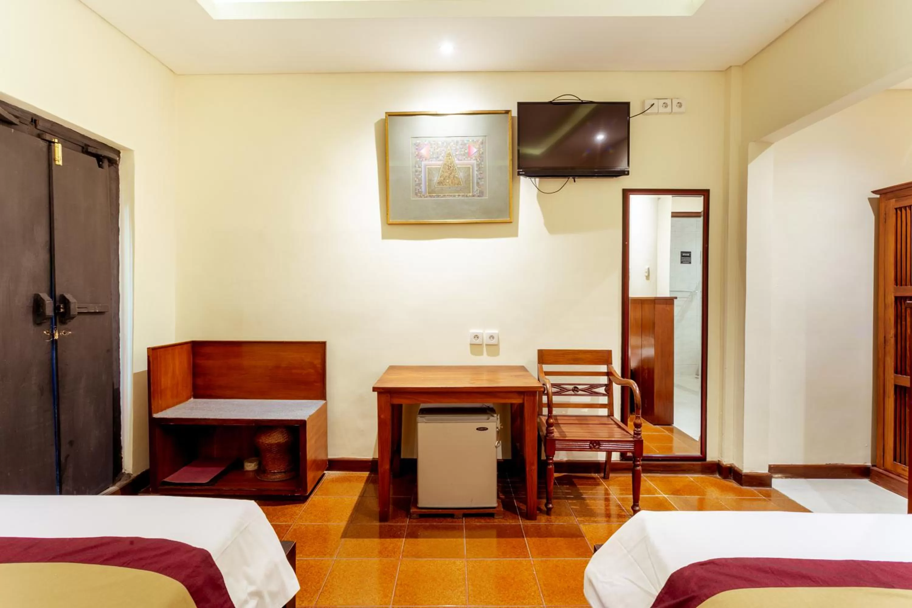 TV and multimedia, Bed in Lumbung Sari Ubud Hotel - CHSE Certified
