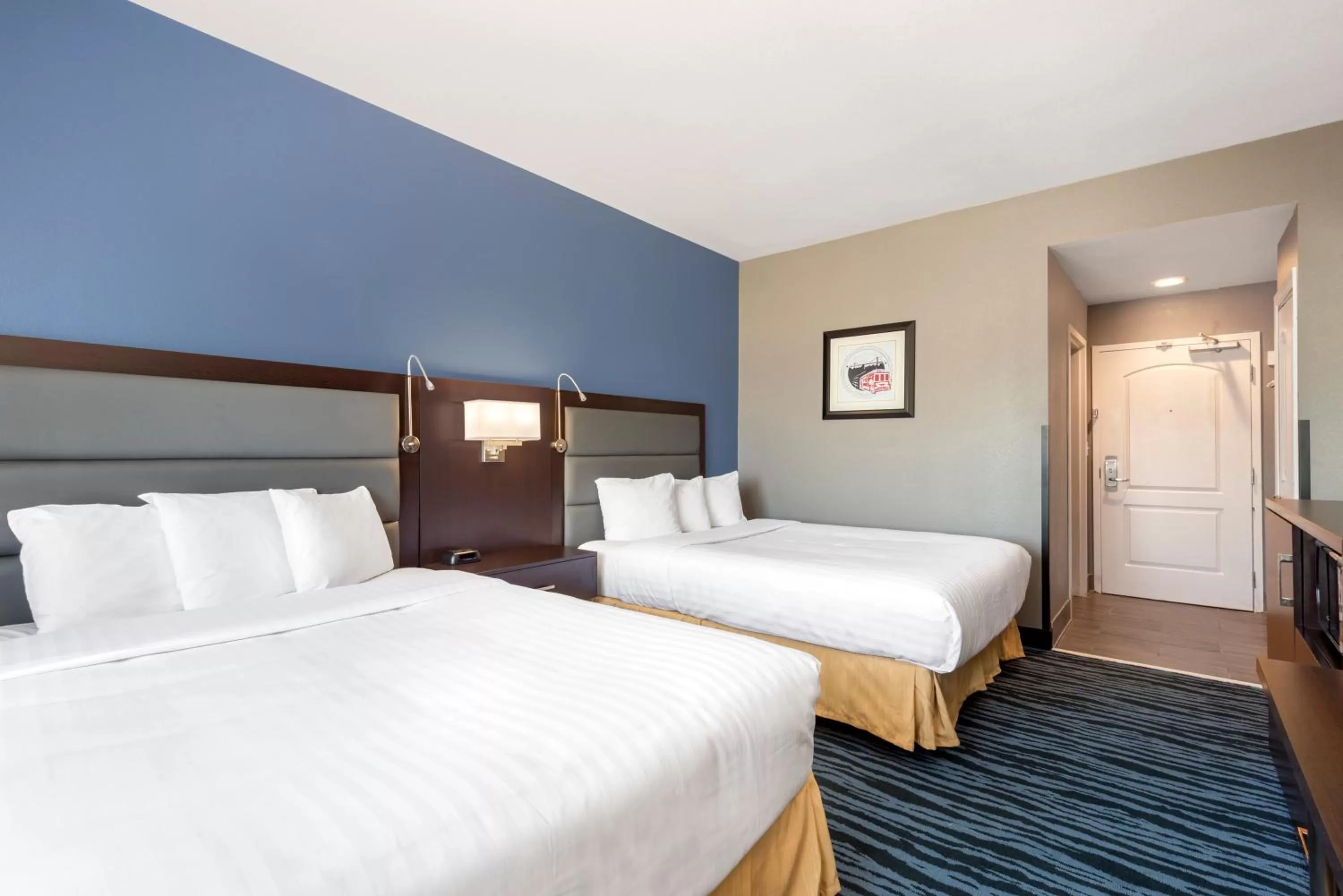 Standard Queen Room with Two Queen Beds - Non-Smoking in Hotel 1550 - SFO Airport West