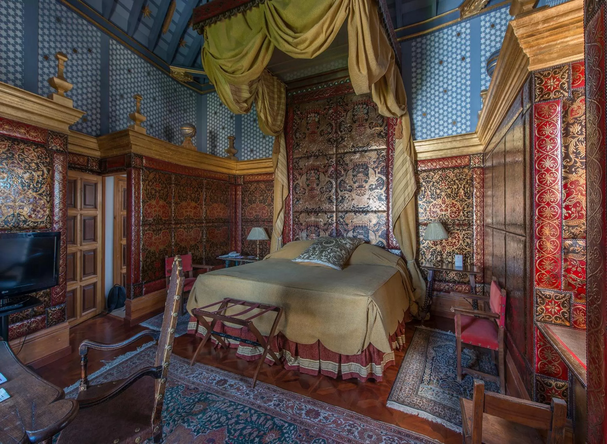 Photo of the whole room, Bed in Hotel Las Casas de la Judería