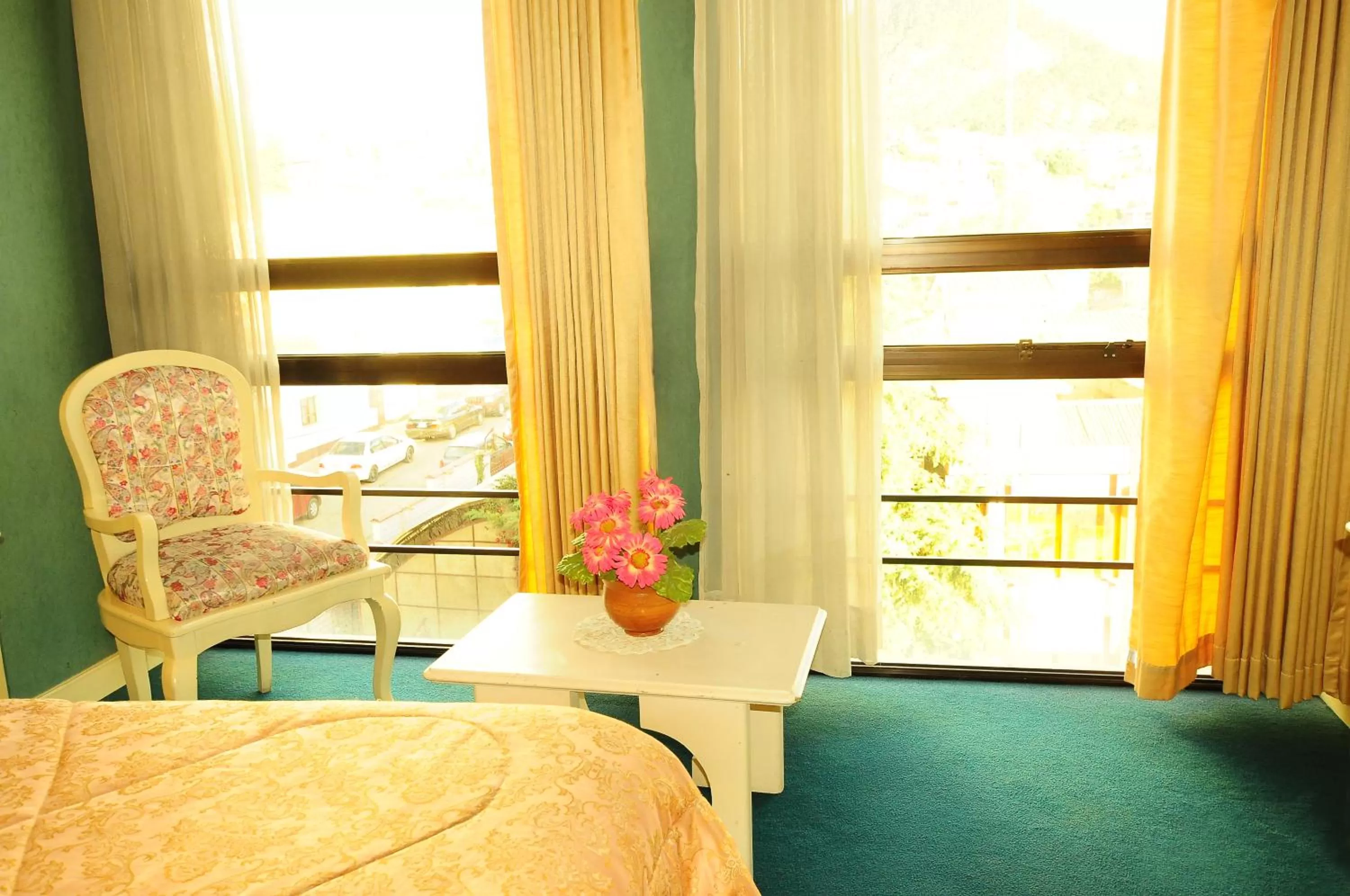 Seating Area in Glorieta Hotel