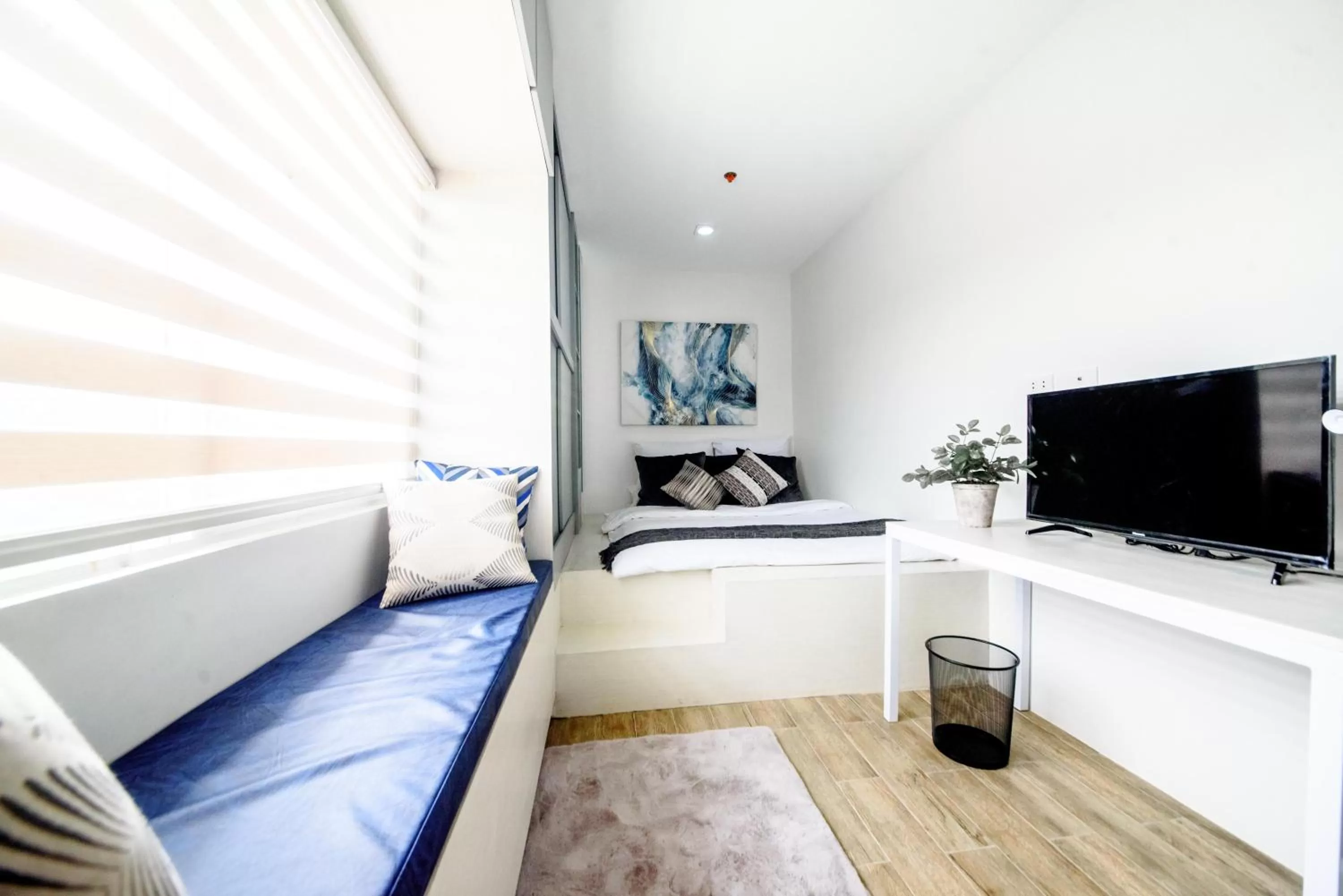 Bedroom, Bed in 1075 Dormitel