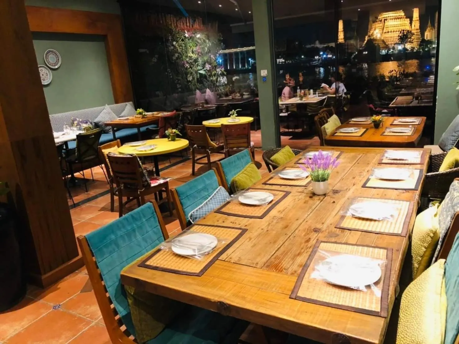 Restaurant/places to eat in Sala Arun