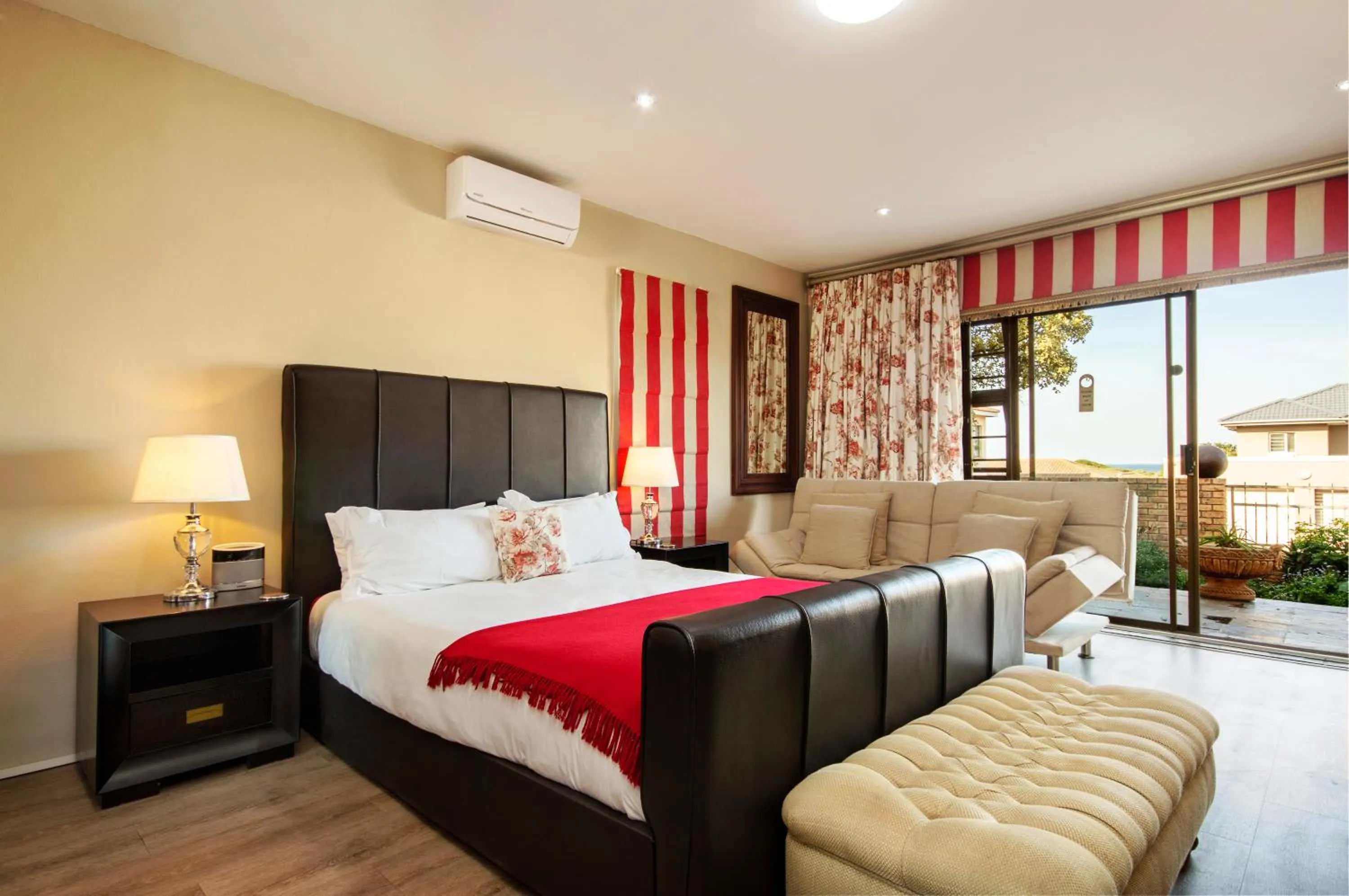 Bed in Nautilus Guesthouse