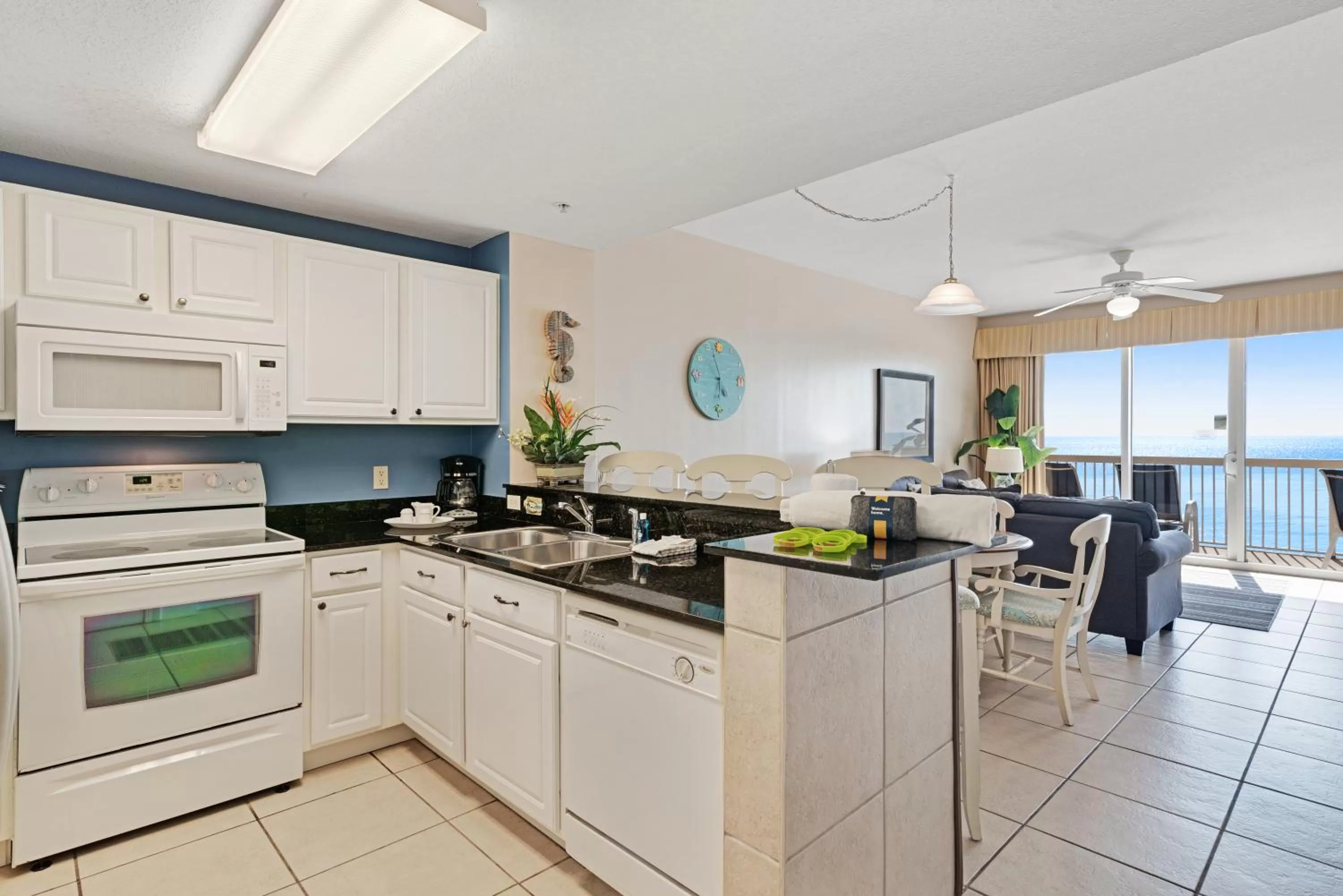 Kitchen/Kitchenette in Calypso Resort