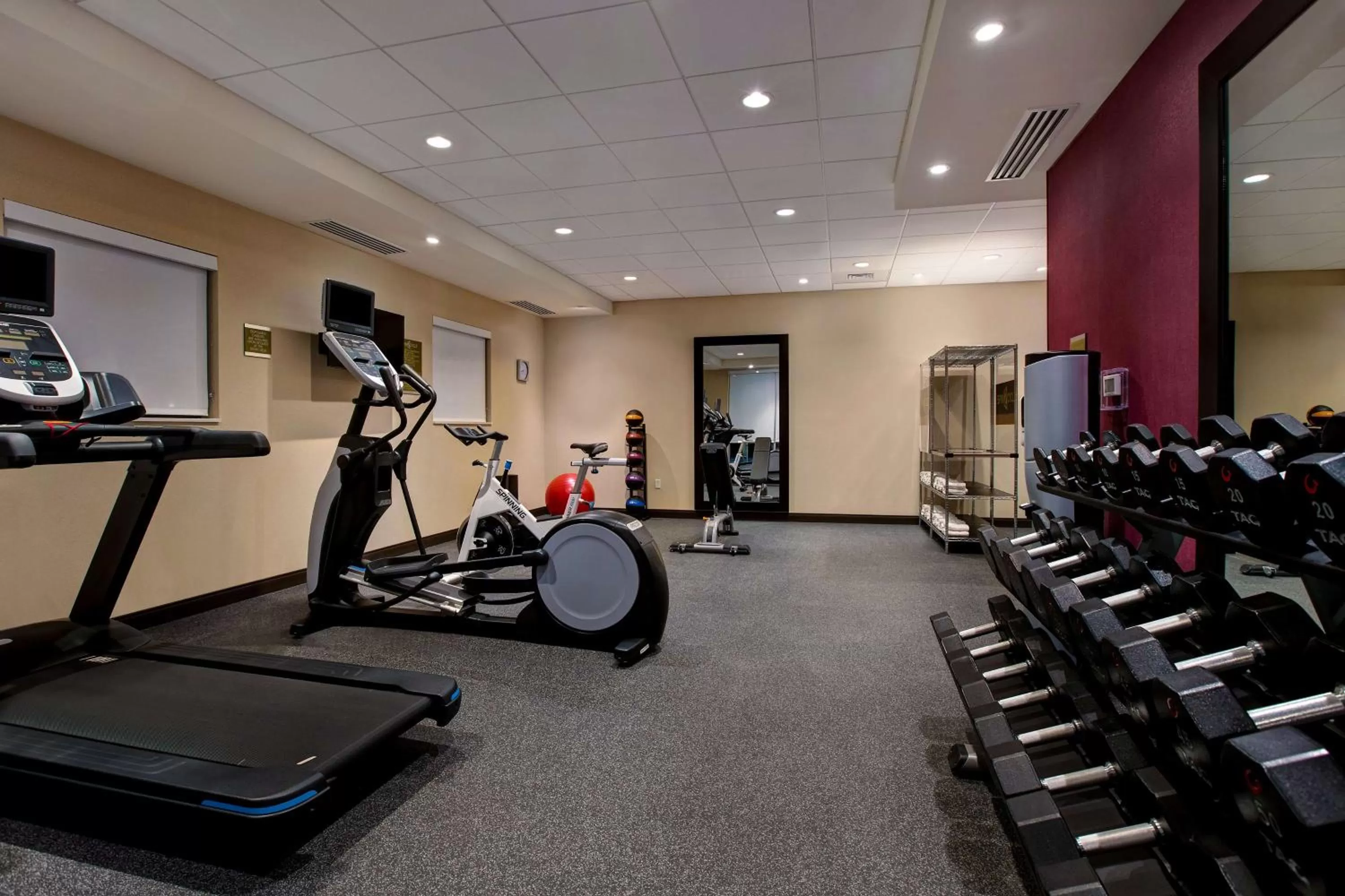 Fitness centre/facilities in Home2 Suites By Hilton Lexington Hamburg