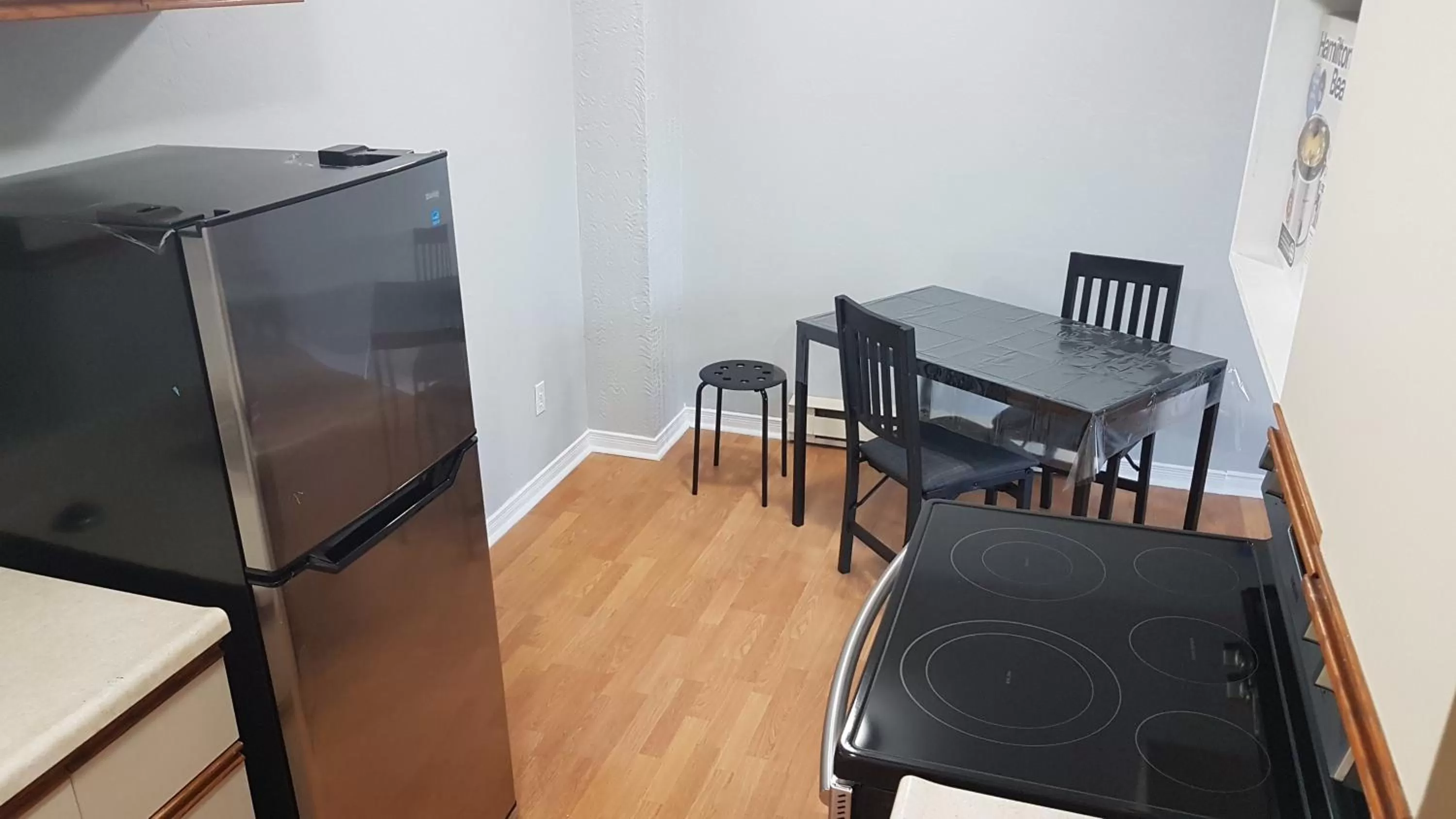 Kitchen or kitchenette in Executive Suites