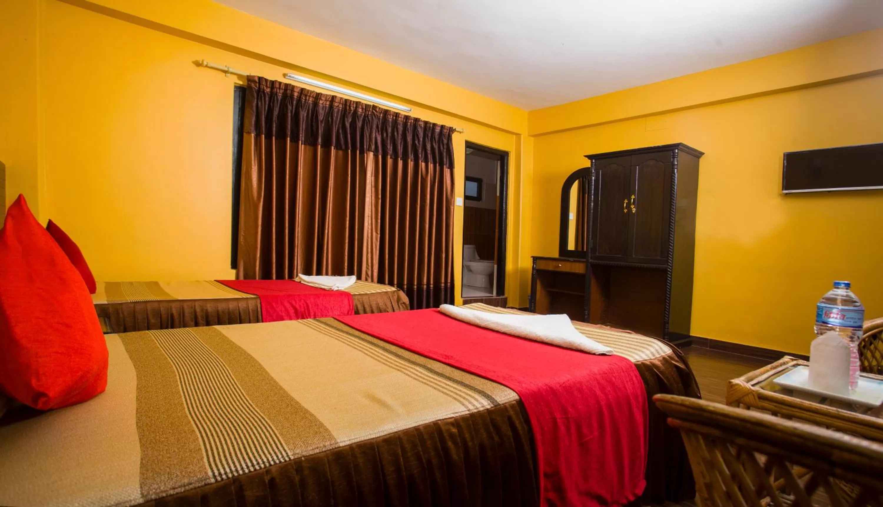 Photo of the whole room, Bed in The North Face Inn