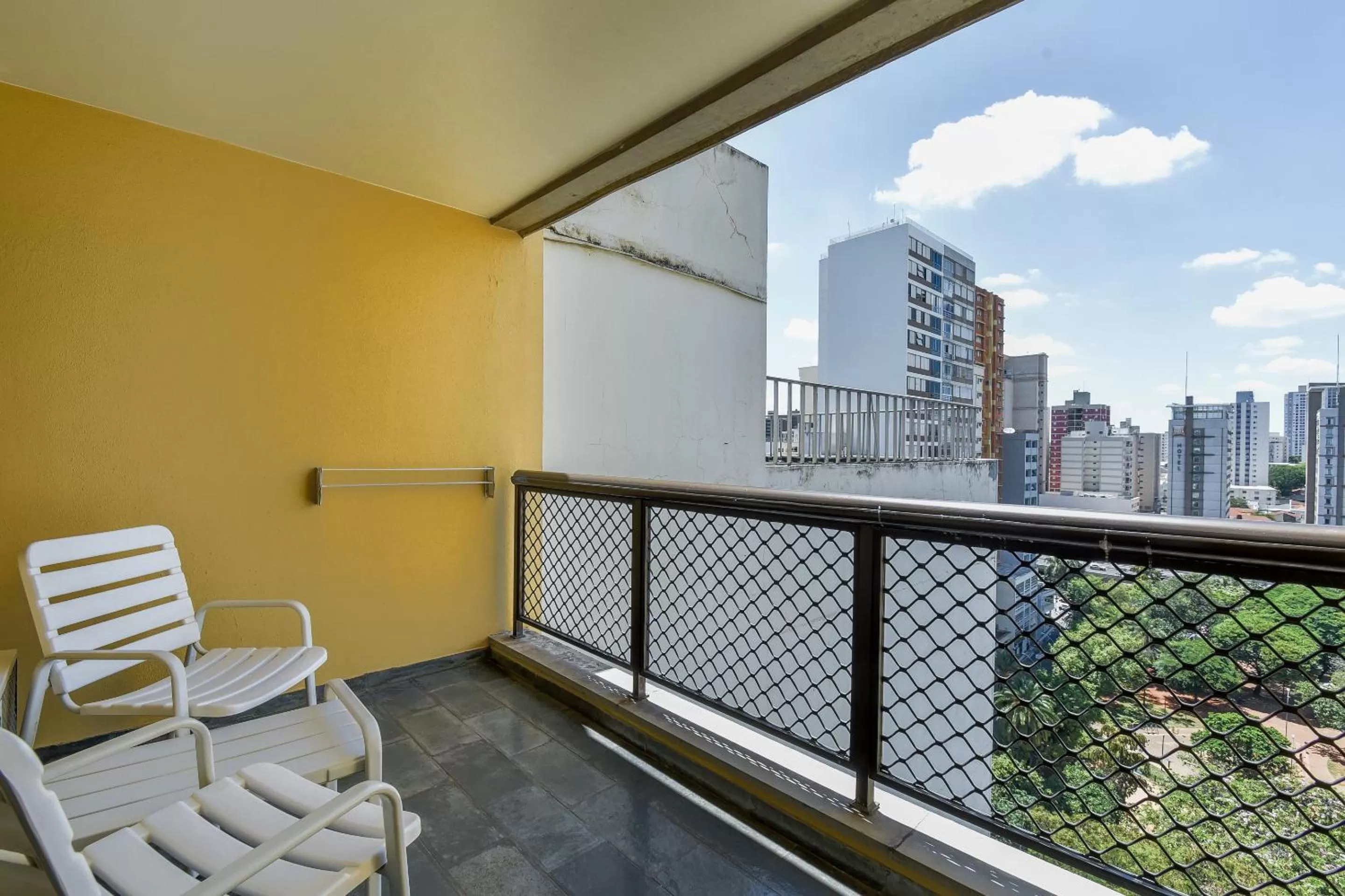 Balcony/Terrace in Park Tower Campinas Residence by Nacional Inn