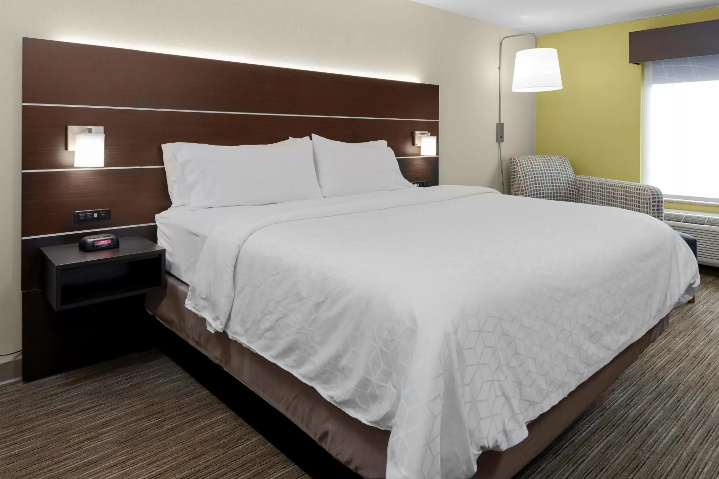 Standard King Room in Holiday Inn Express Hotel & Suites Cordele North by IHG Standard King Room in Holiday Inn Express Hotel & Suites Cordele North by IHG