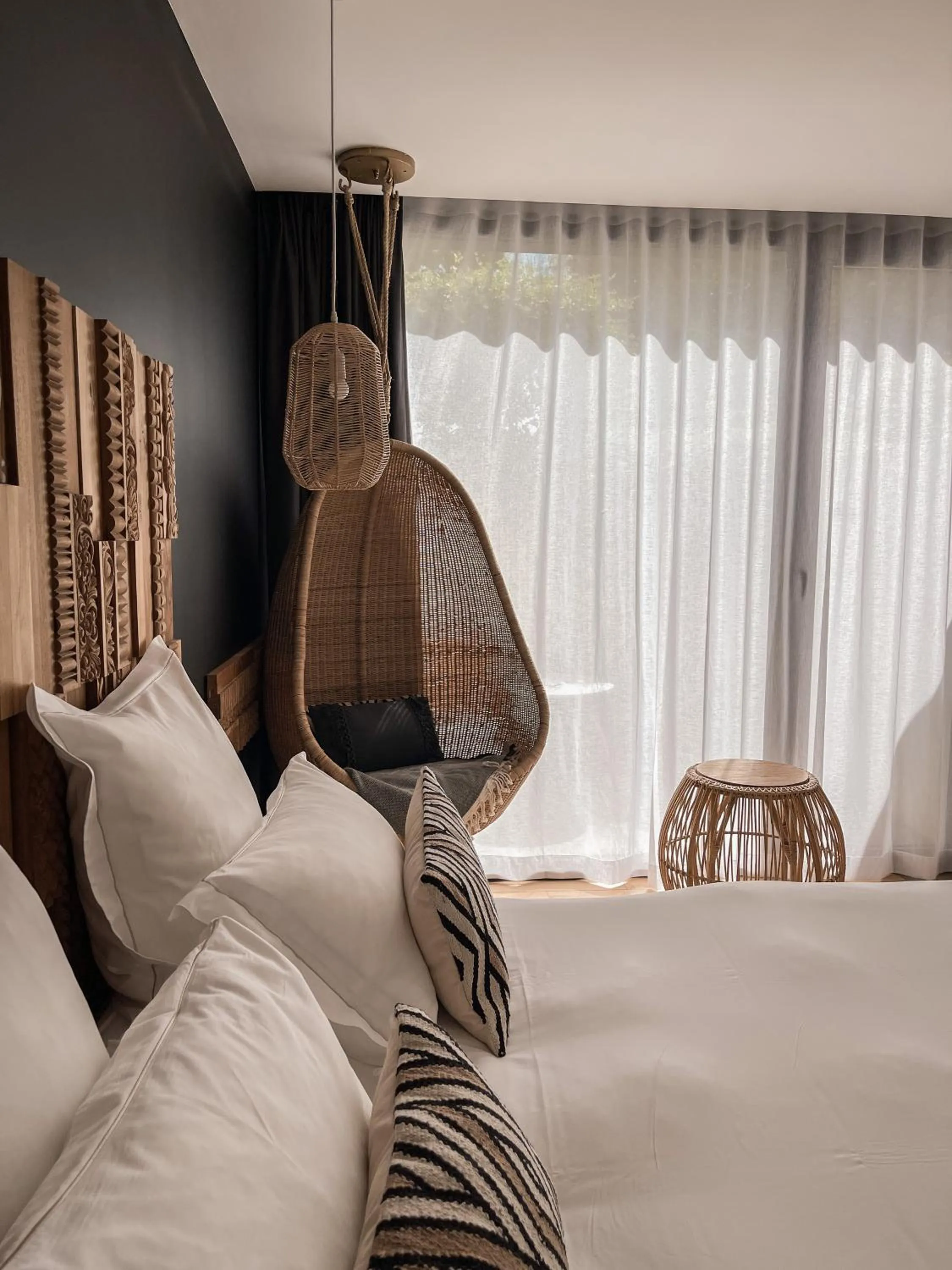 Bed in Hôtel Le Saint Remy & Spa