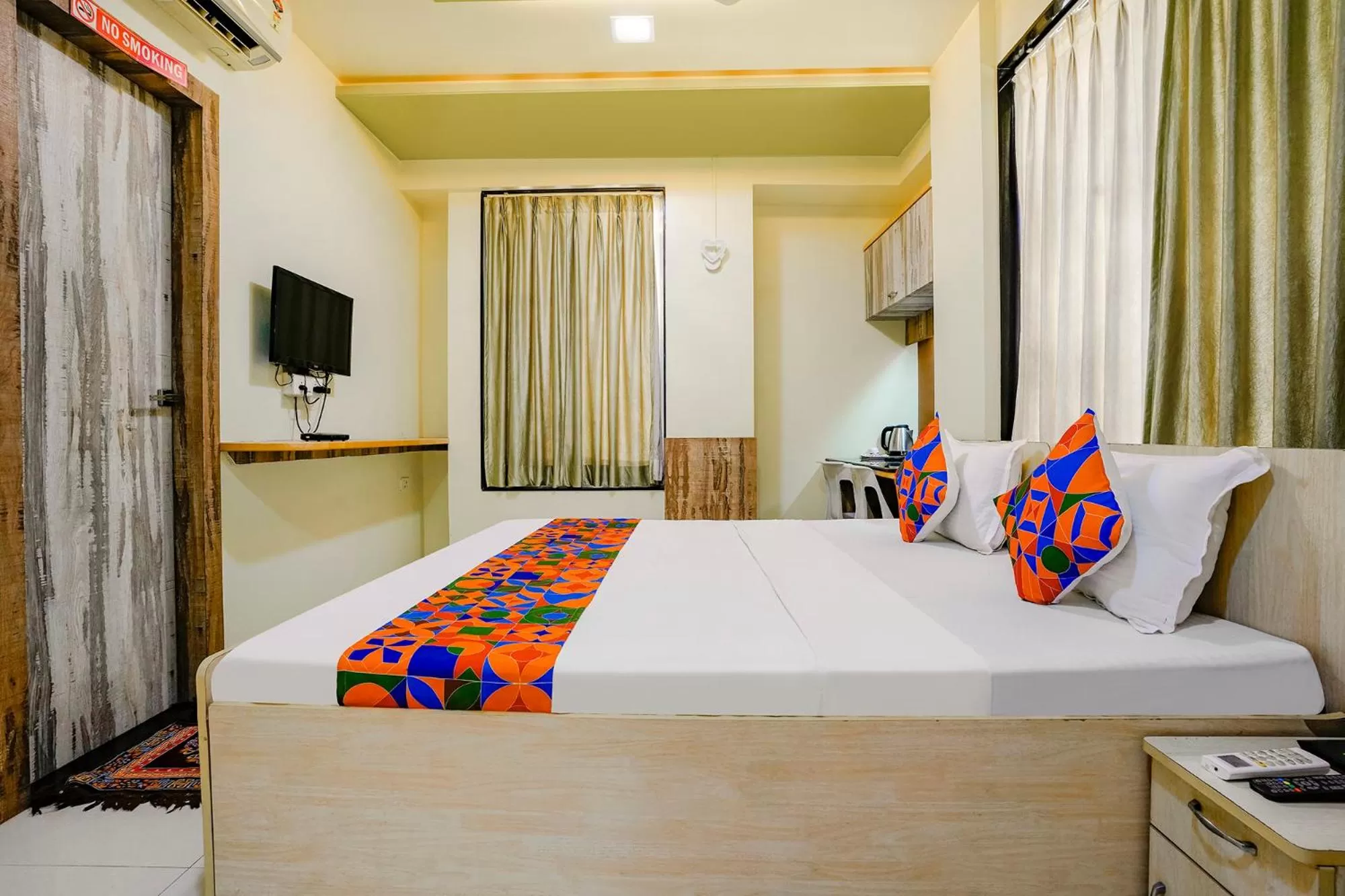 Bed in FabHotel Happy Homely Stay - Airport road