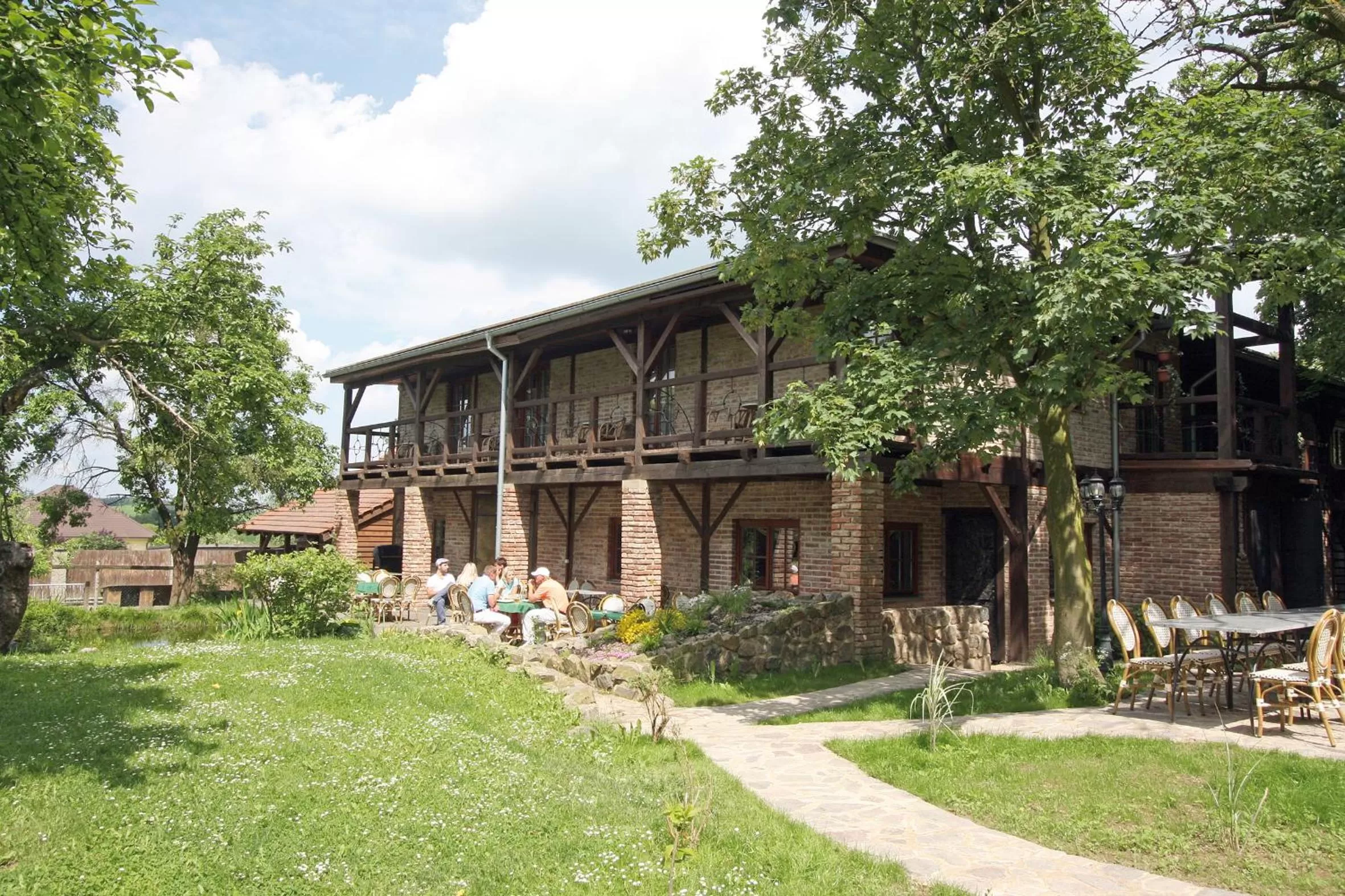 Restaurant/places to eat in Areal Botanika