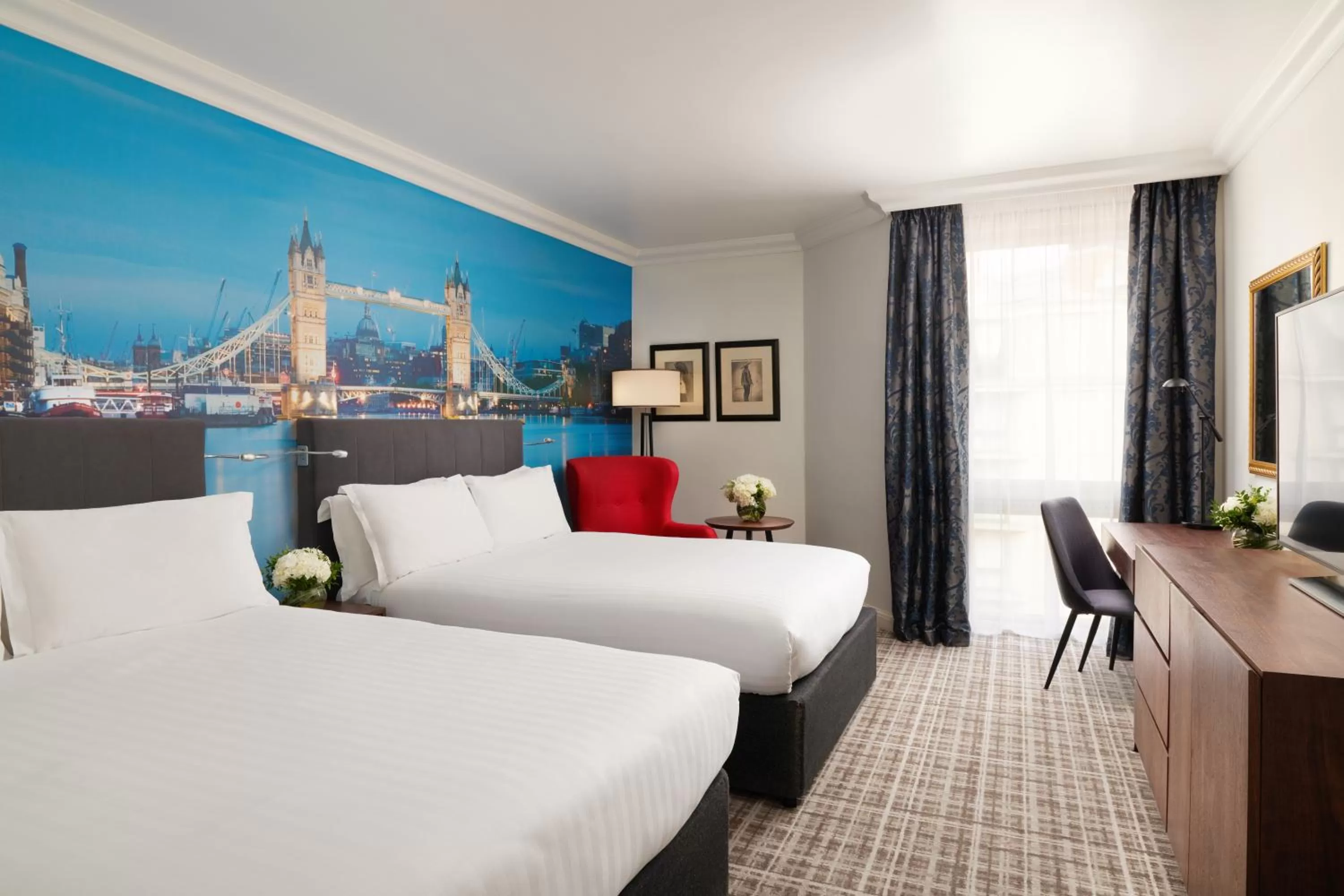 Bedroom, Bed in Millennium Hotel and Conference Centre Gloucester London