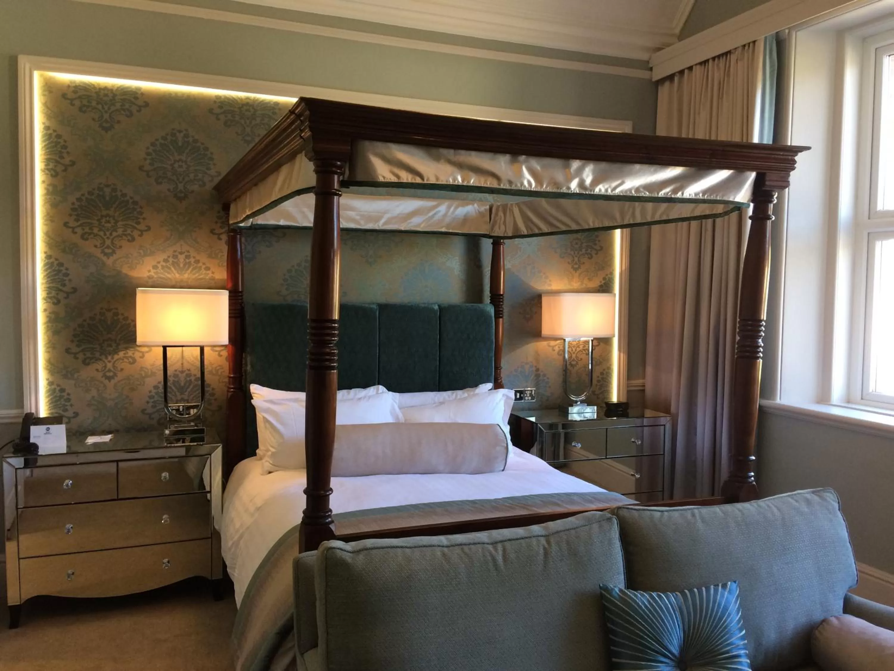 Bedroom, Bed in The Shrubbery Hotel, Ilminster