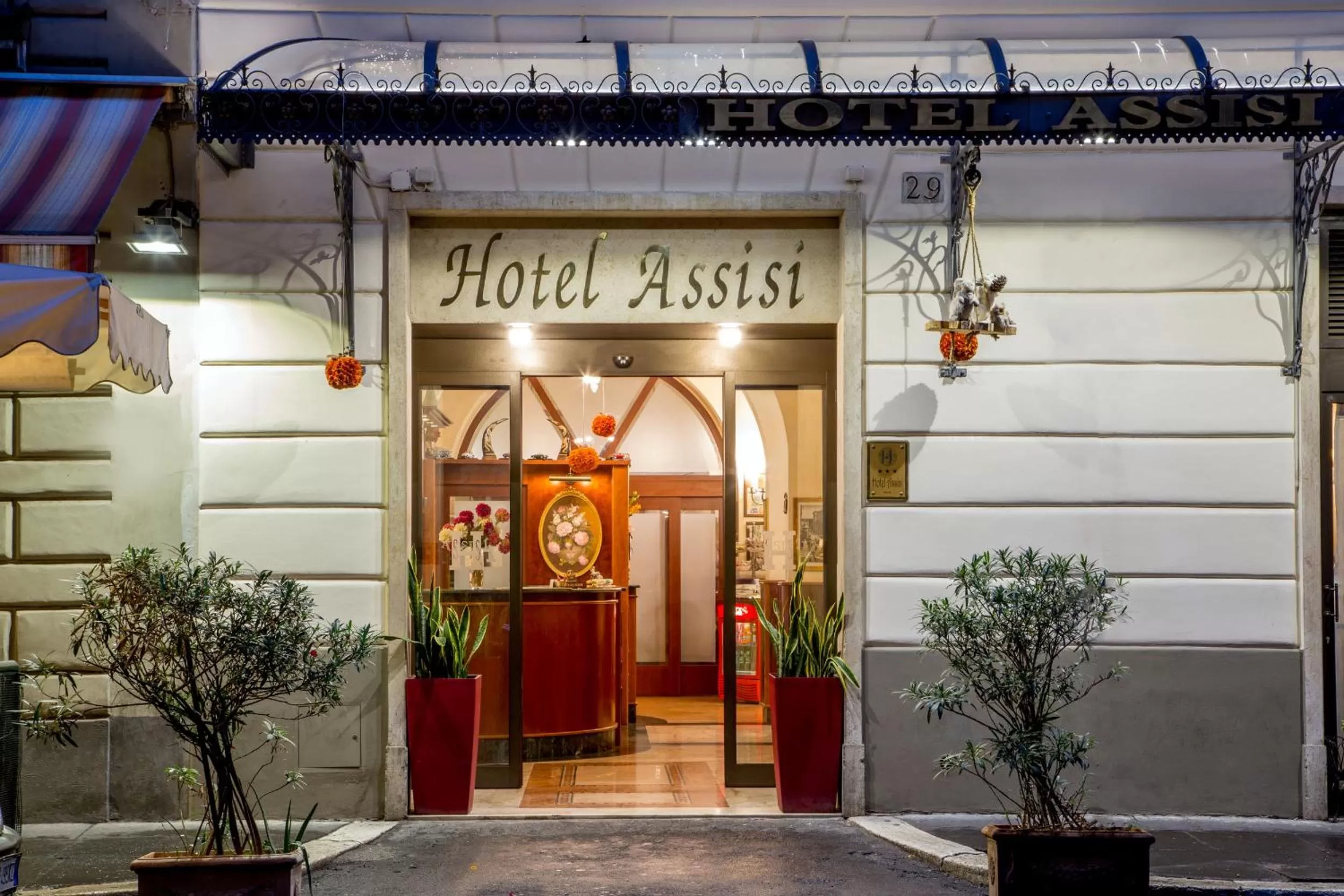 Facade/entrance in Hotel Assisi