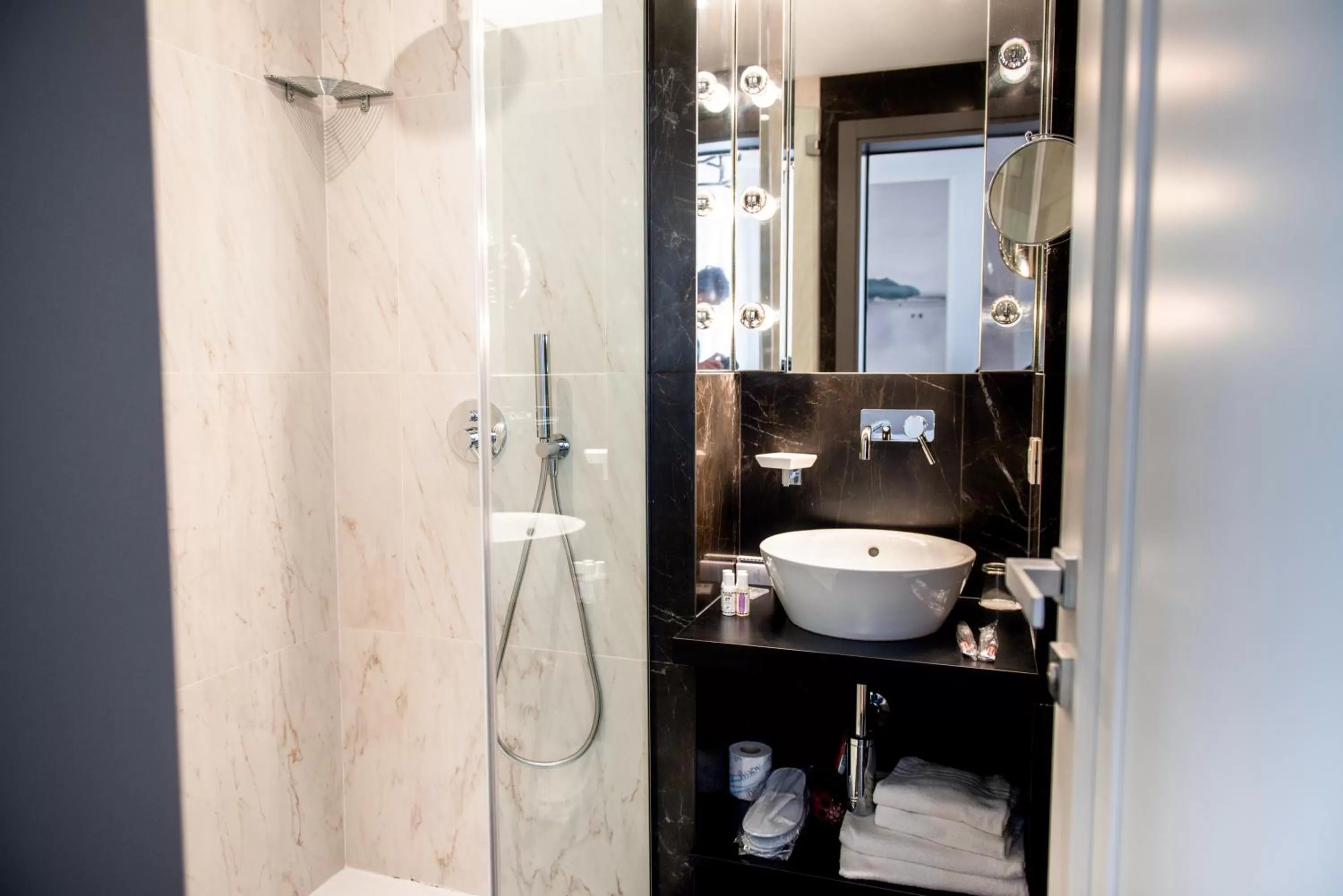 Bathroom in Boutique Centrale Palace Hotel