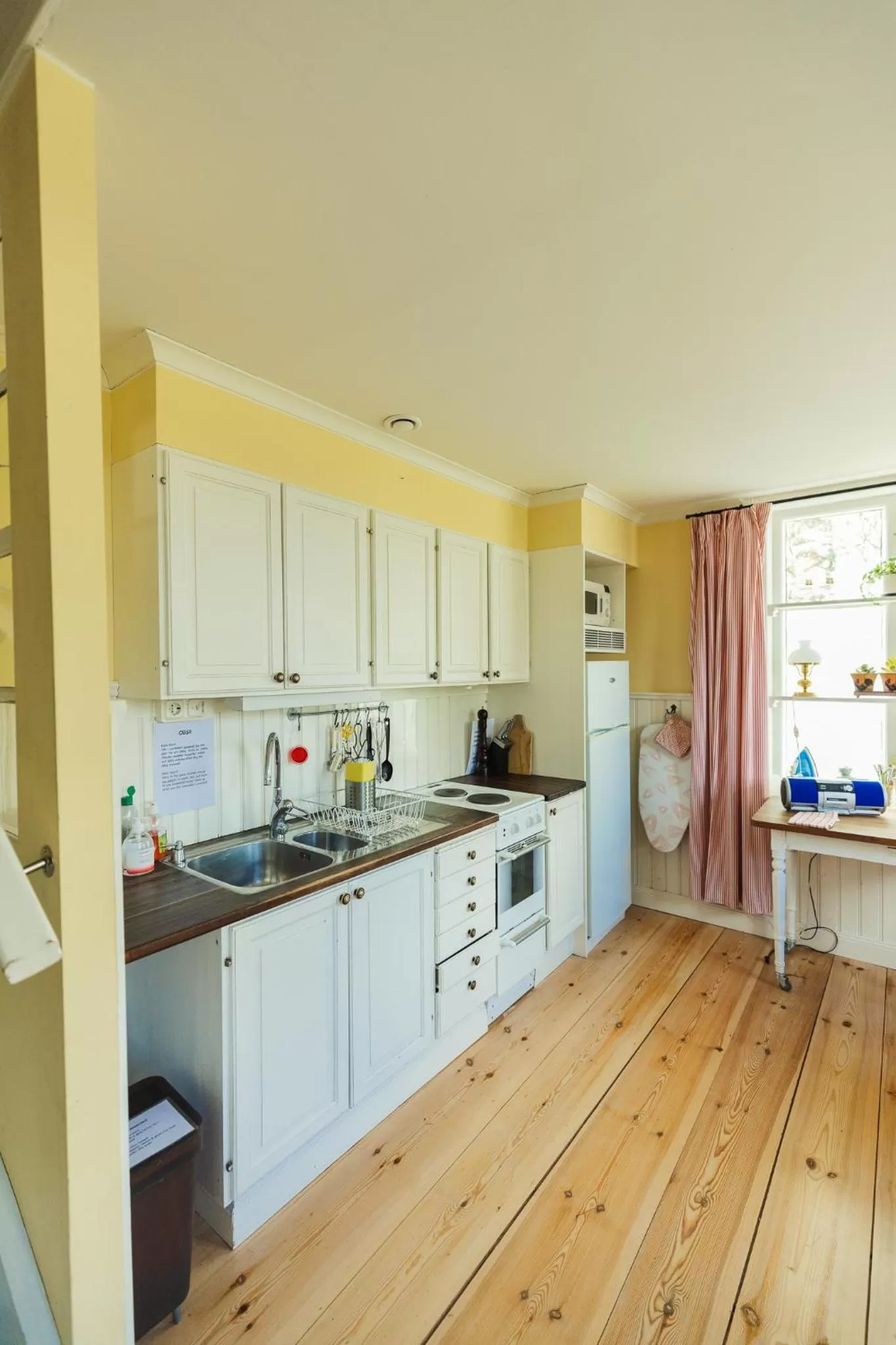 Kitchen or kitchenette, Kitchen/Kitchenette in Bäcks Bed & Breakfast