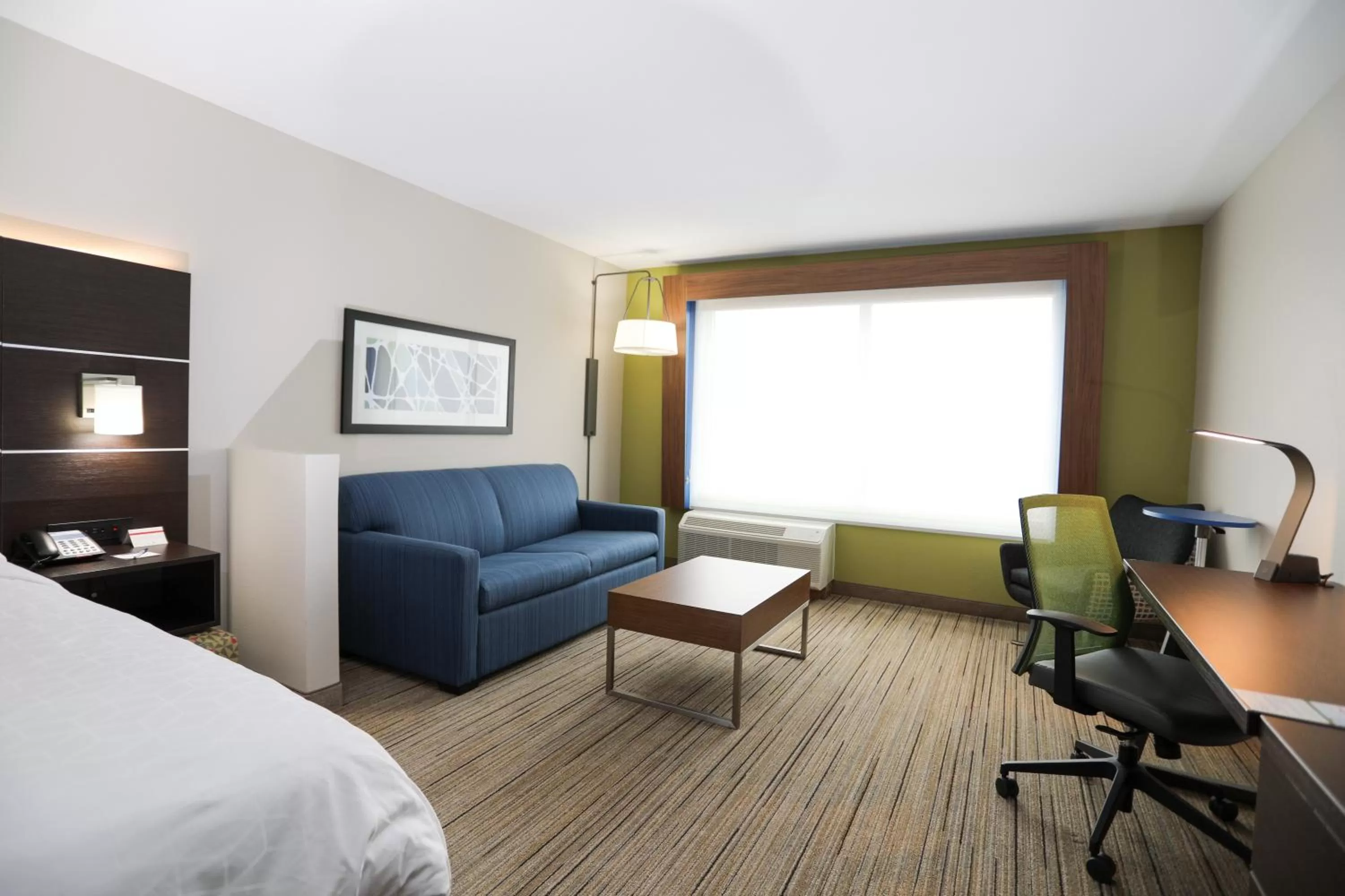 Photo of the whole room, Bed in Holiday Inn Express & Suites - Forney by IHG