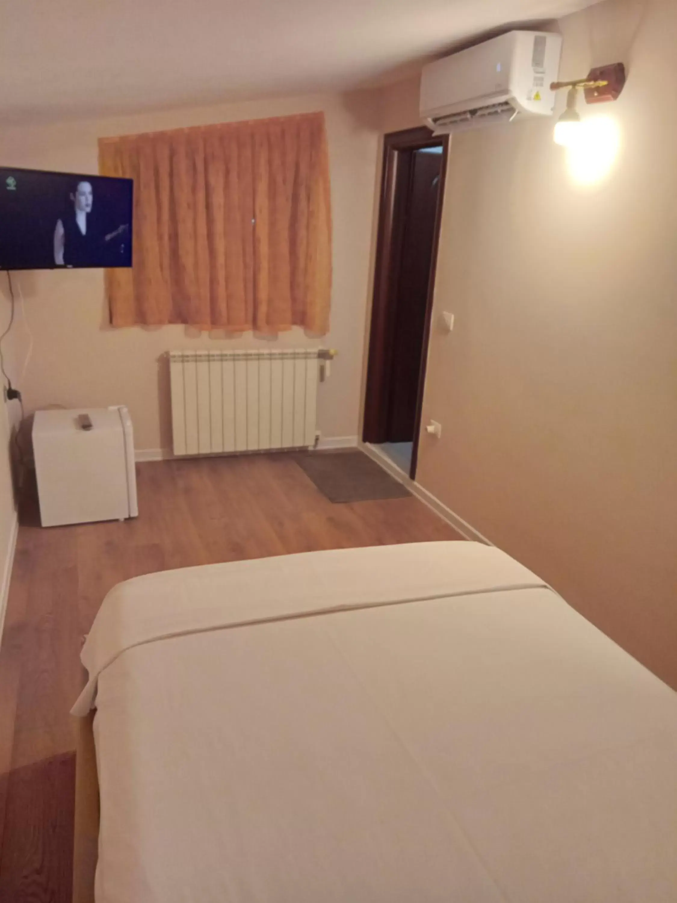 Single Room - single occupancy in Drini Hotel Single Room - single occupancy in Drini Hotel