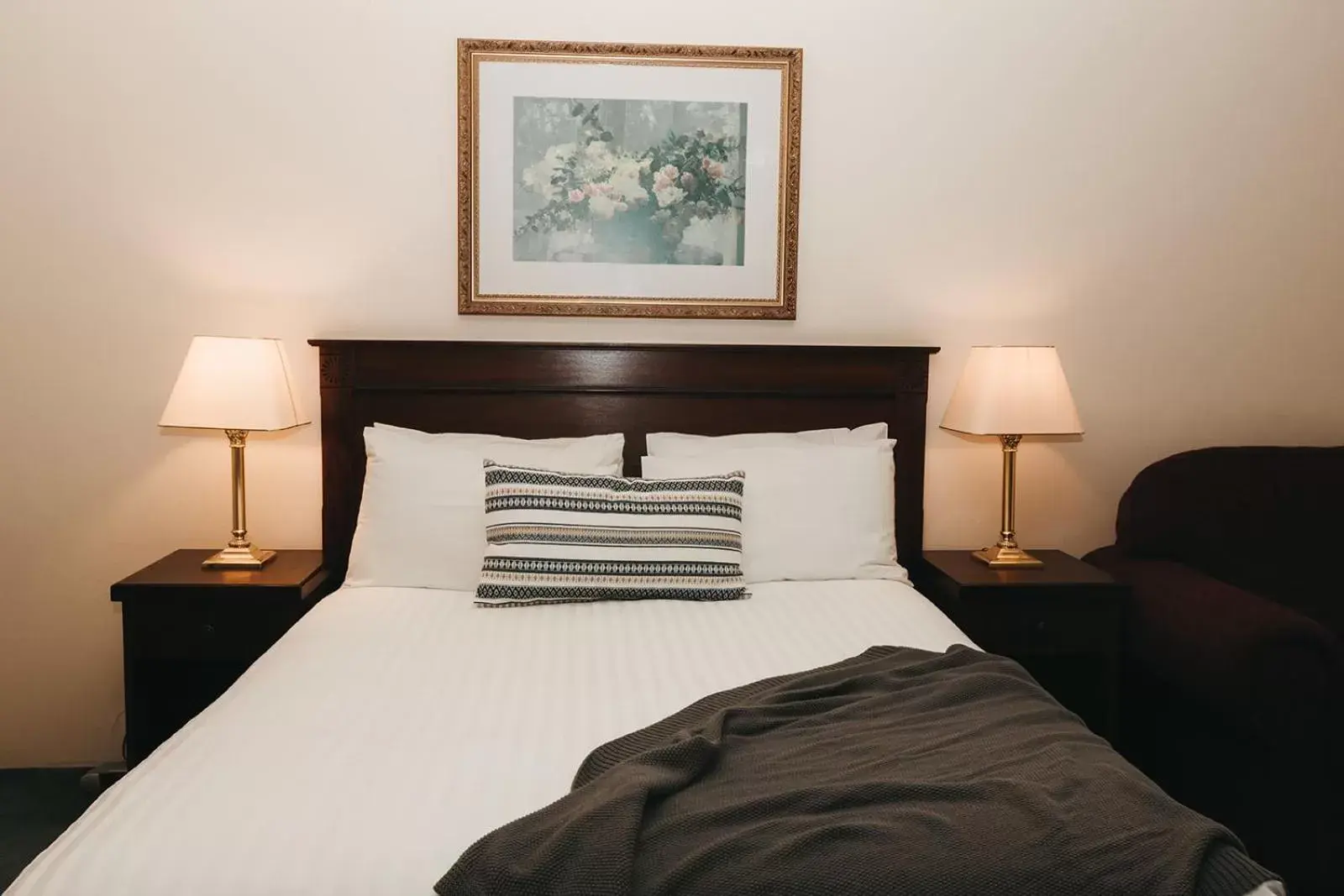 Executive Queen Room with Courtyard in The Lawson Riverside Suites Executive Queen Room with Courtyard in The Lawson Riverside Suites