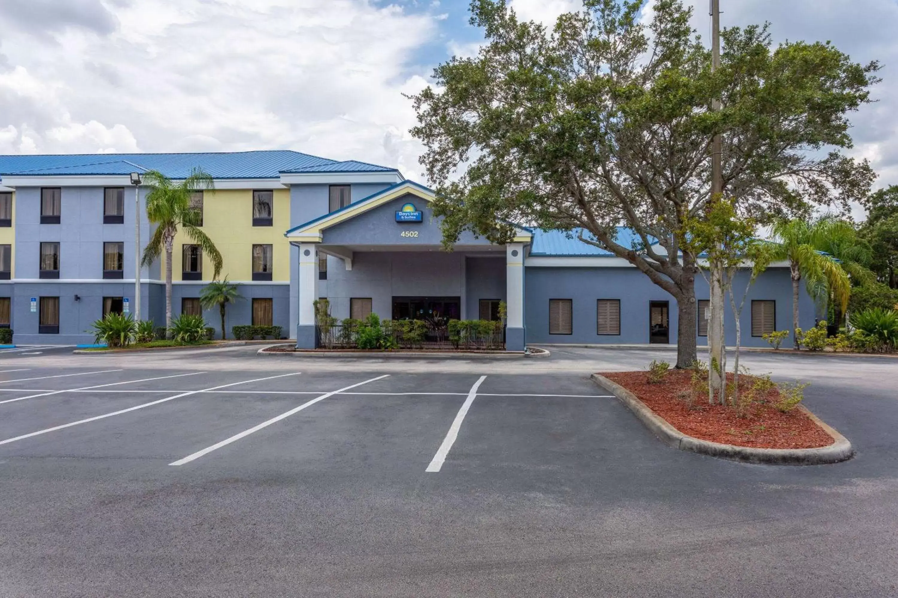 Days Inn & Suites by Wyndham Lakeland Days Inn & Suites by Wyndham Lakeland