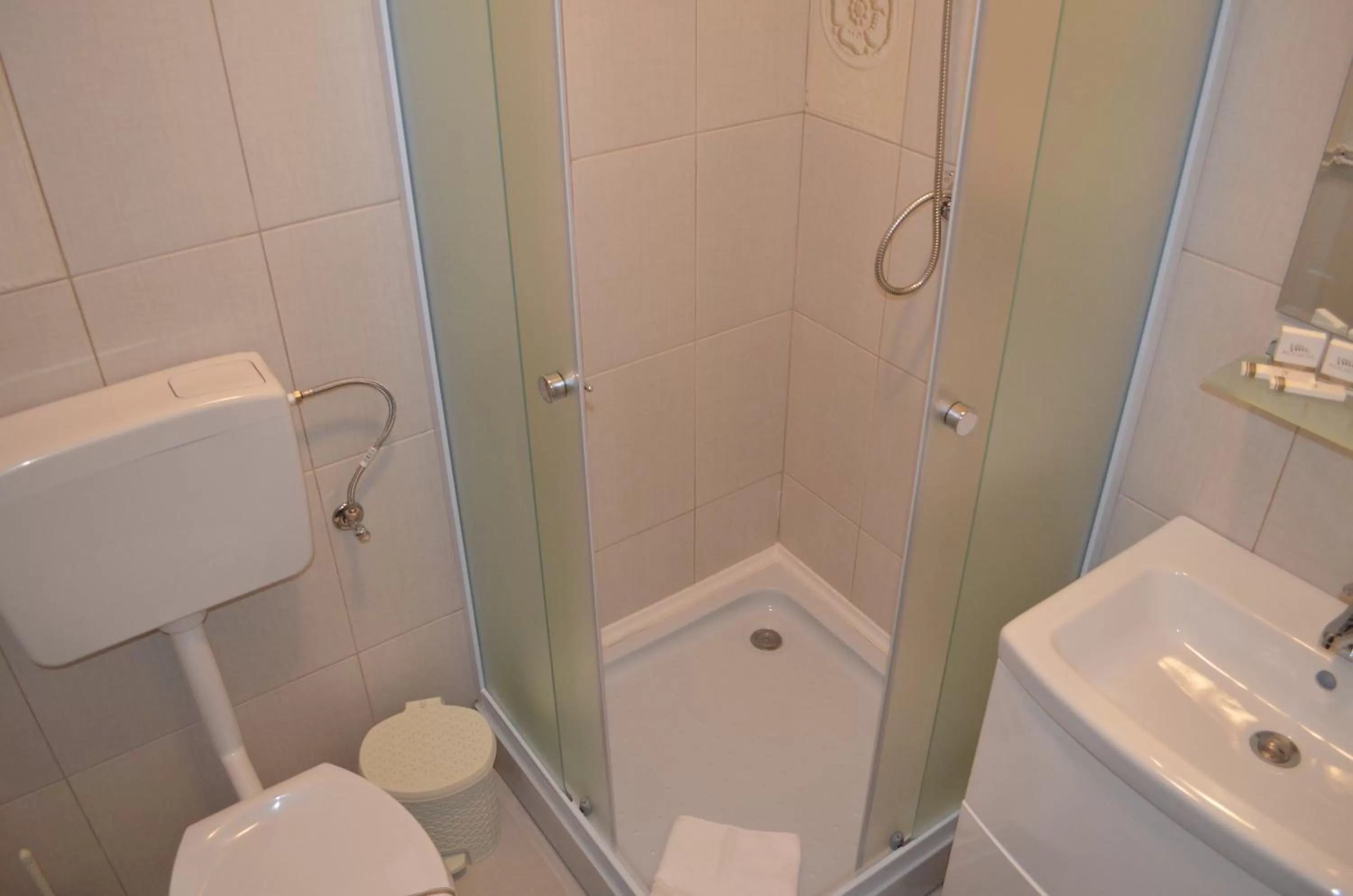 Bathroom in Vip Motel Restaurant