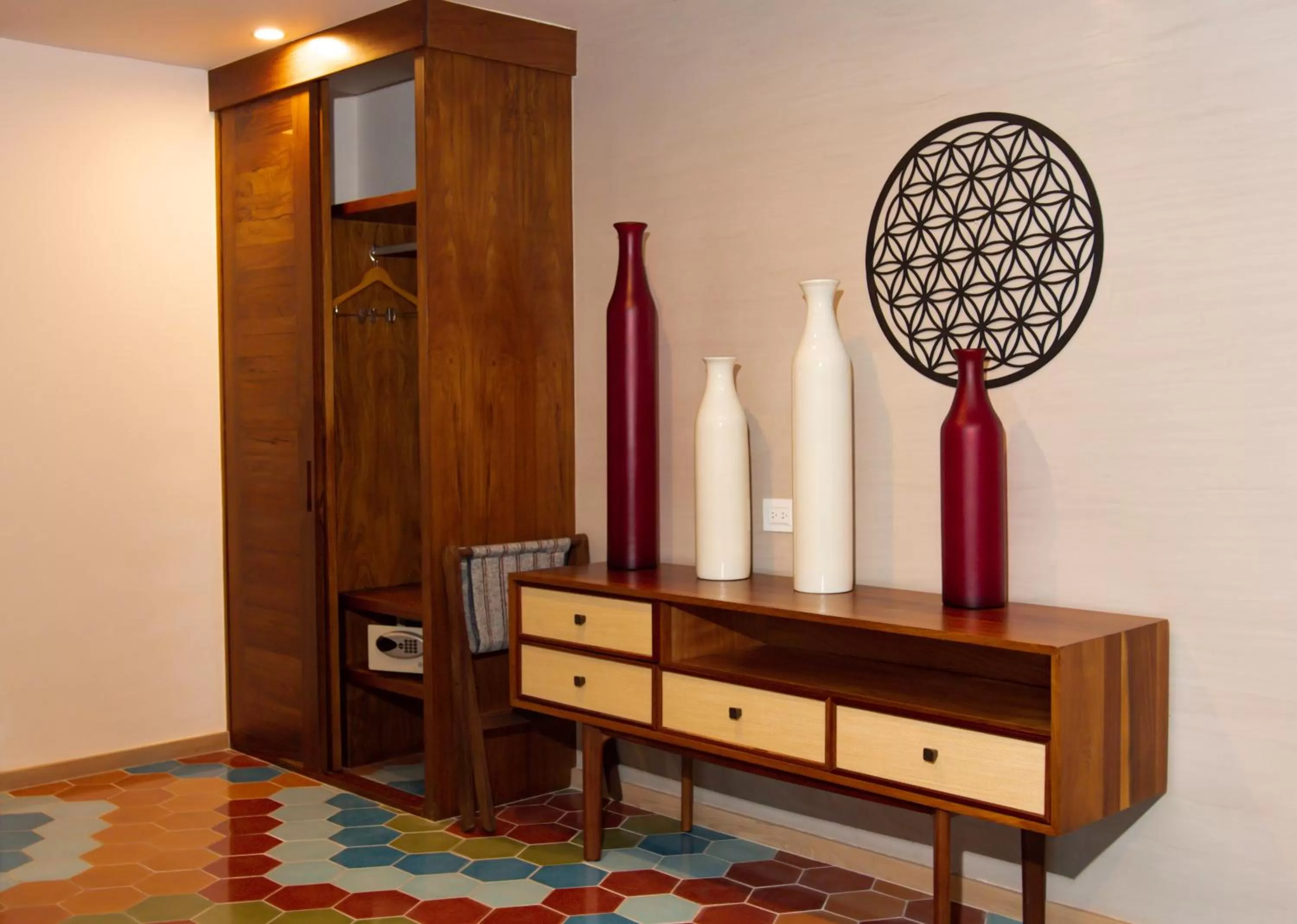 wardrobe in Auténtico Vertical Playa del Carmen