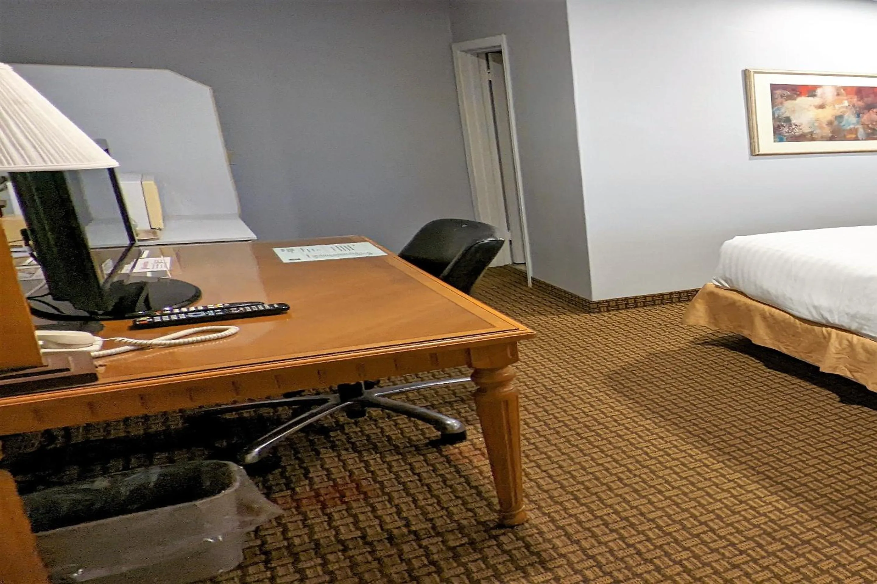 Bedroom, Bed in First Canada Hotel Cornwall Hwy 401 ON