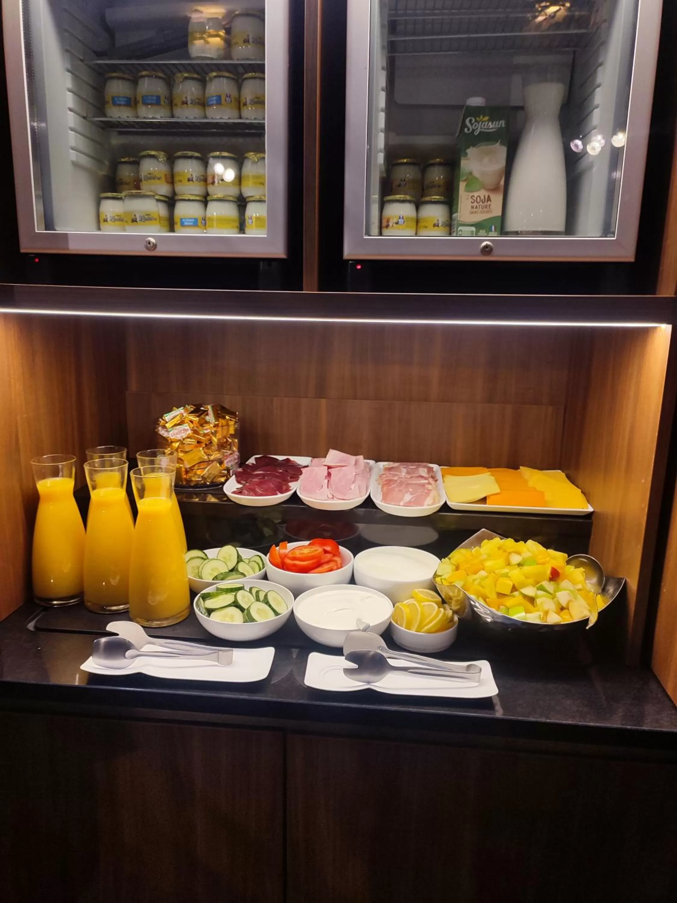 Food and drinks in Hôtel Paris Neuilly