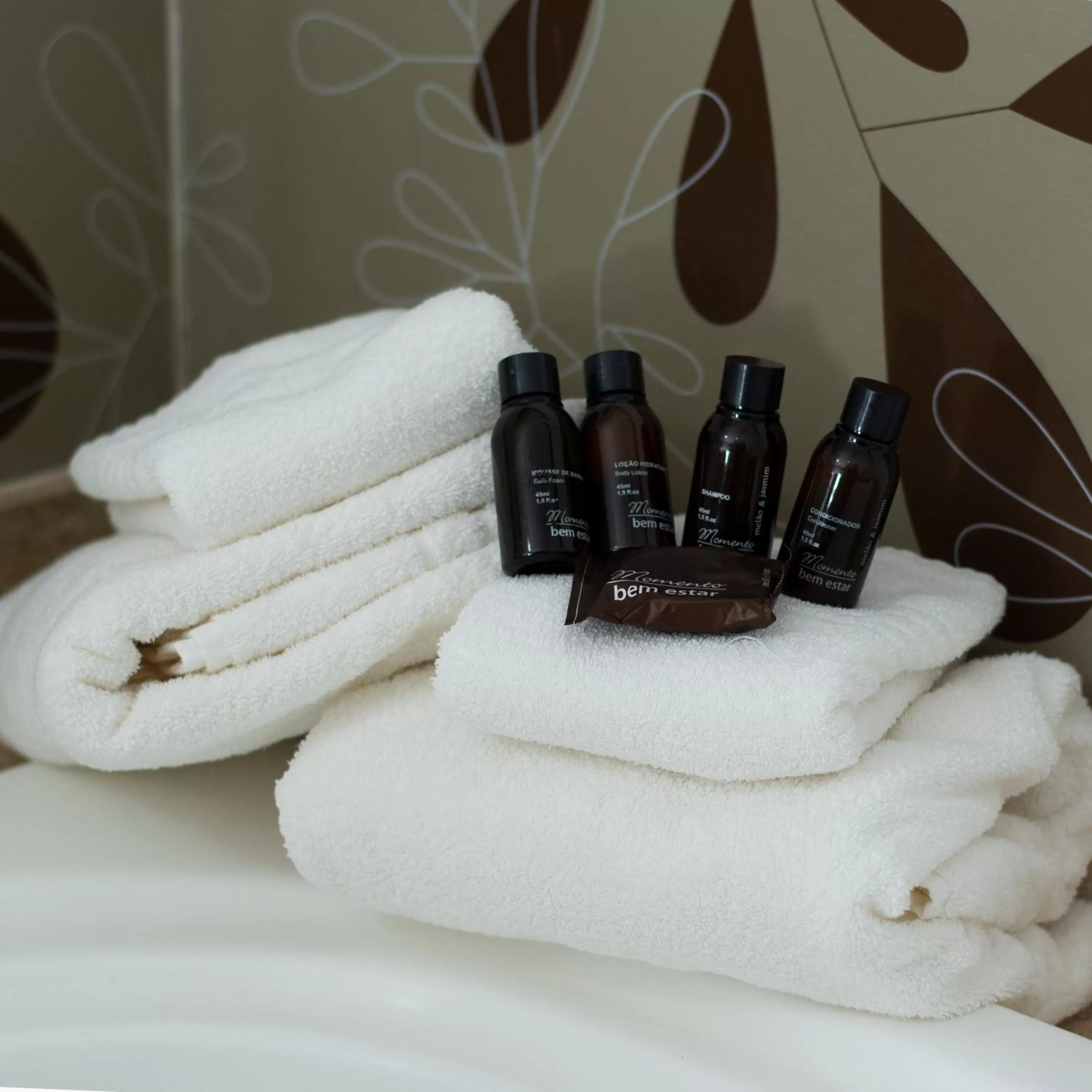 towels in Larison Executive - by Easy Hotéis