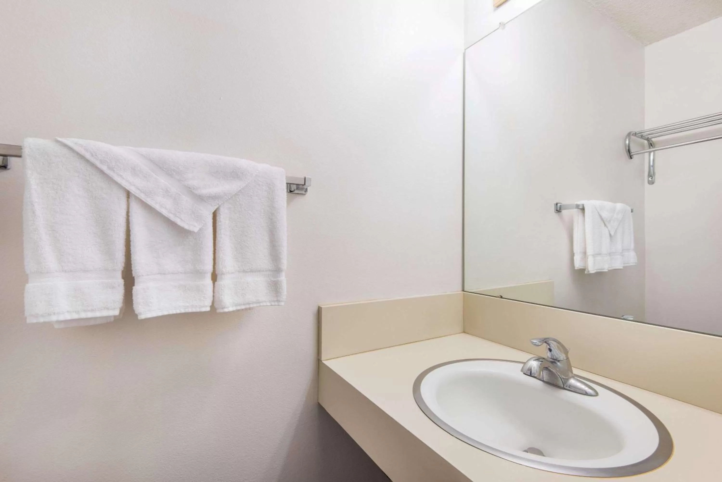 Bathroom in Studio Lodge Laramie