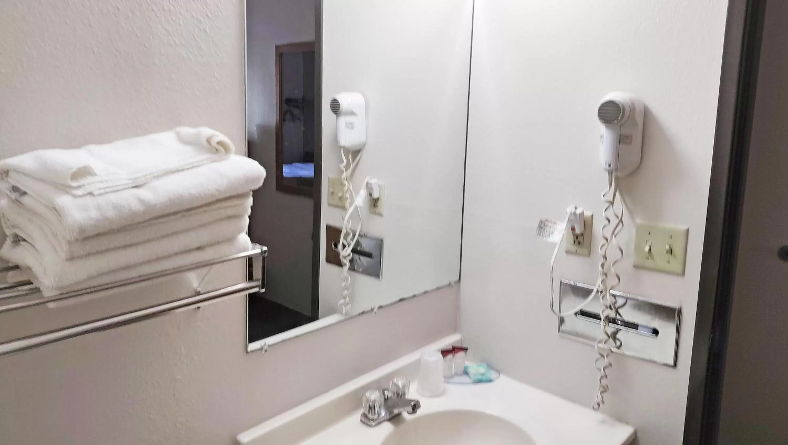 Bathroom in Magnuson Hotel Ironwood