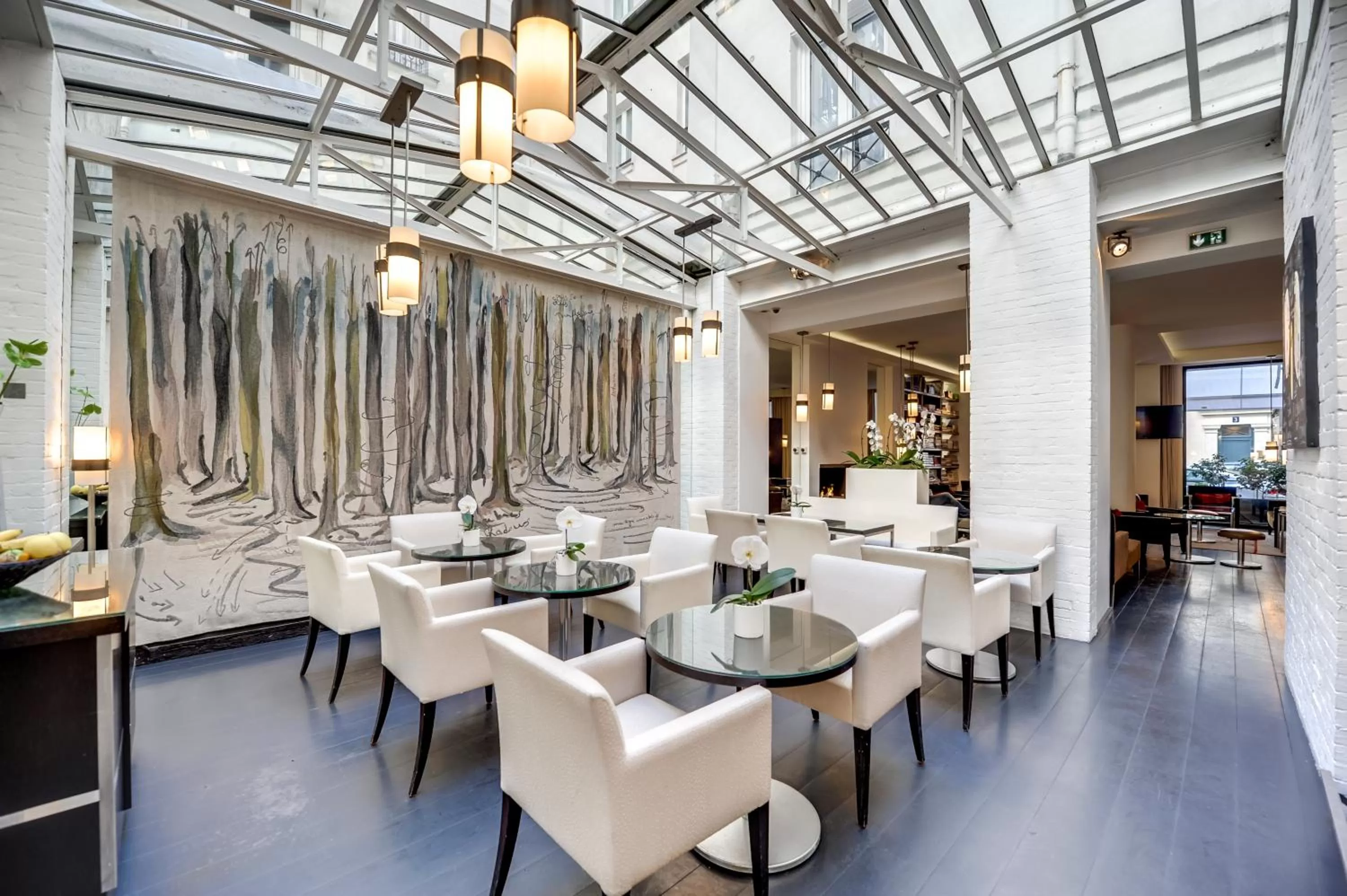 Restaurant/places to eat in Le A