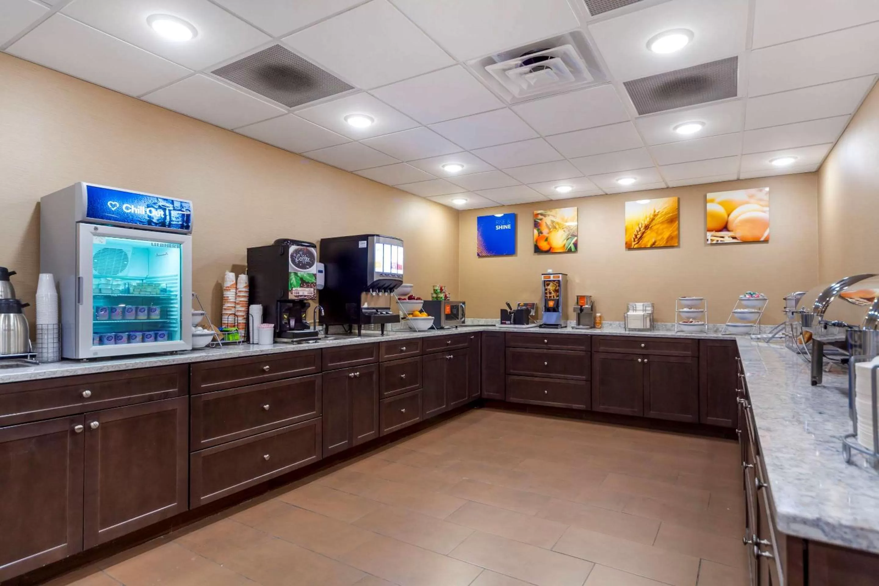 Restaurant/places to eat in Comfort Suites