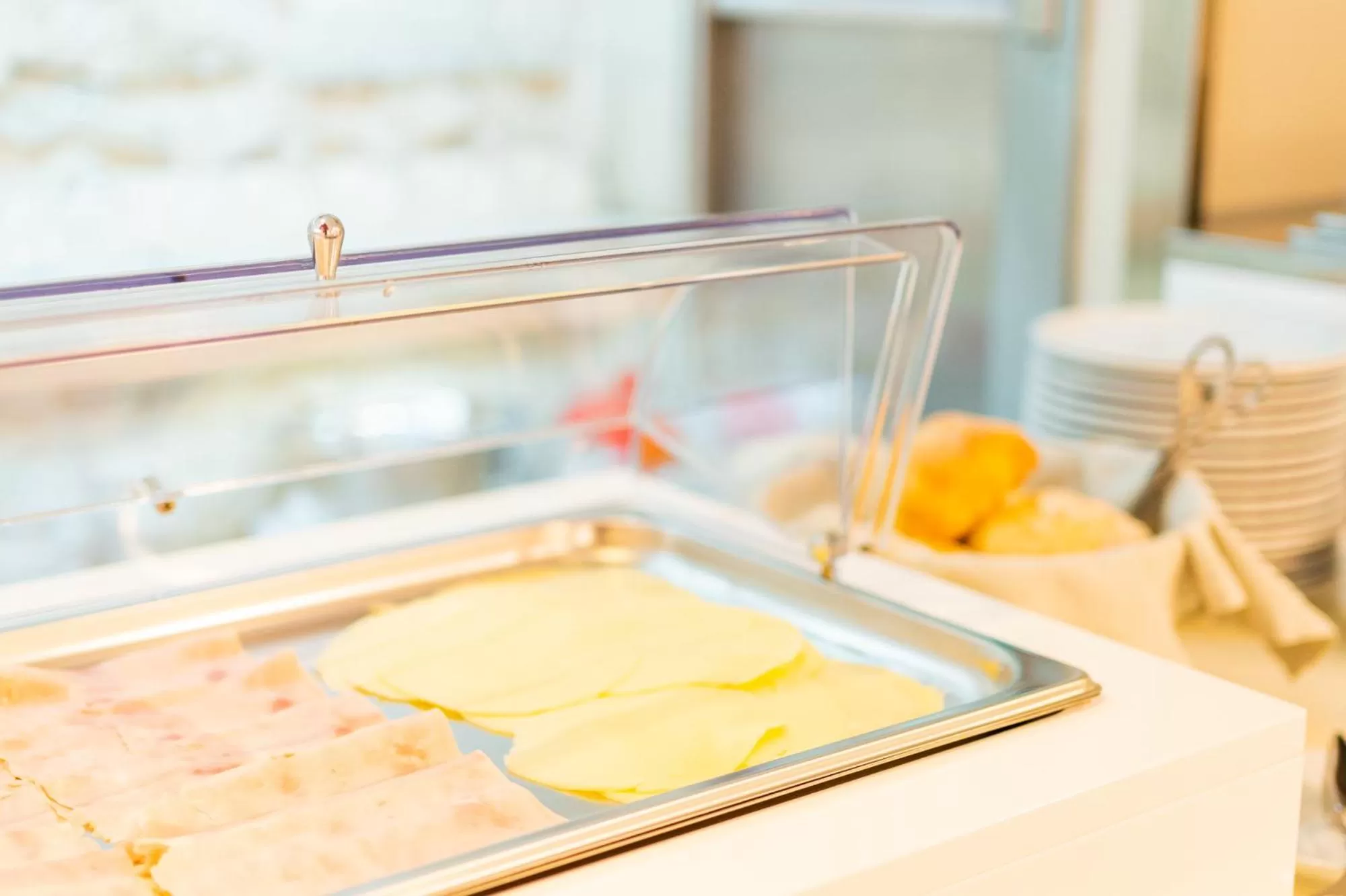 Restaurant/places to eat in El Homs Palace Hotel