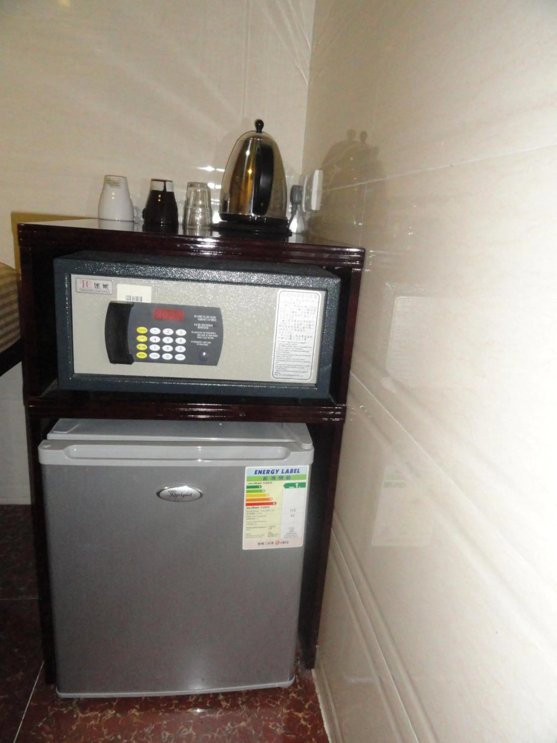 Kitchen or kitchenette in Paris Guest House DHILLON HOTEL HK LTD 24 HOUR RECEPTION BLOCK D E 10F