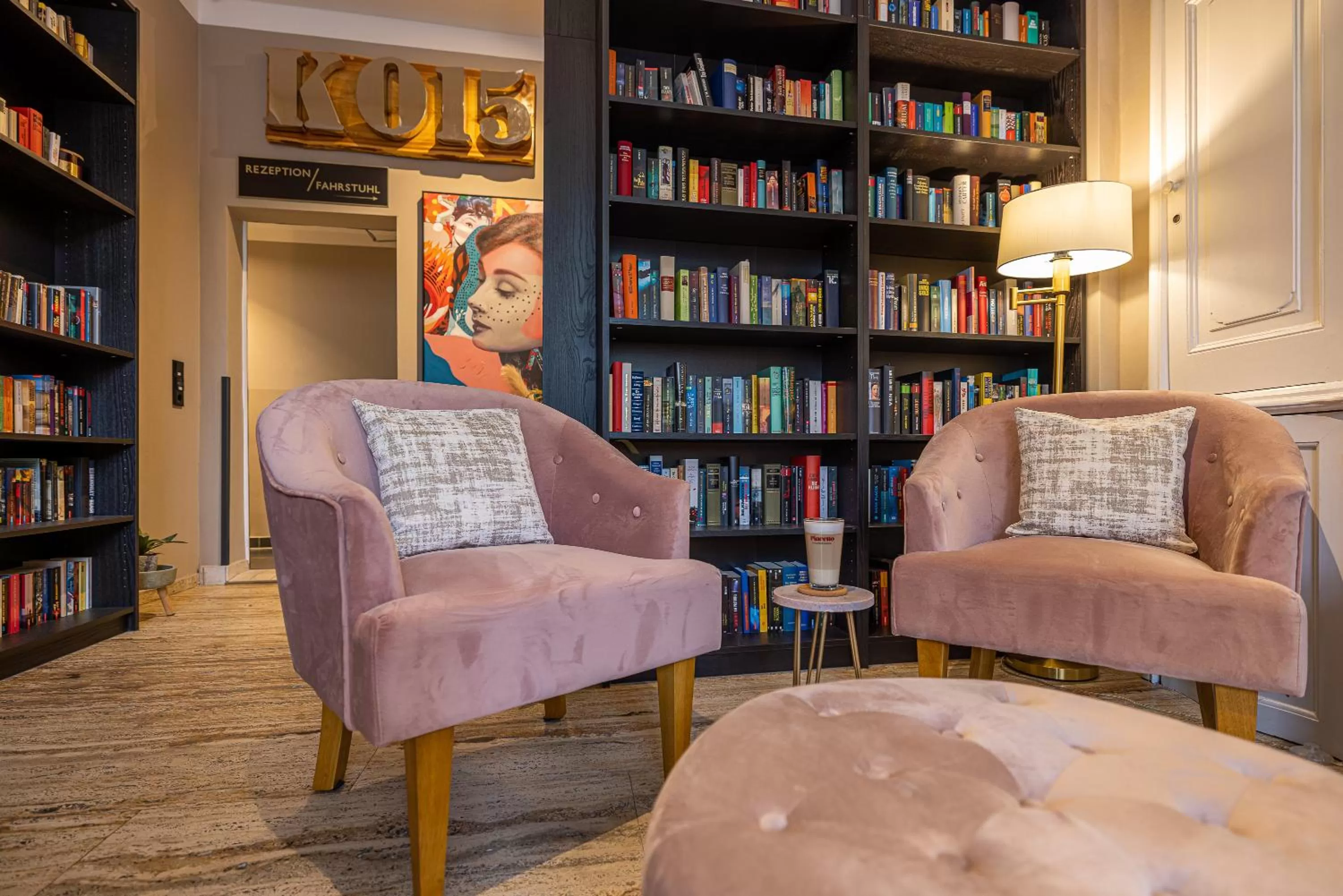 Library in Hotel KO15