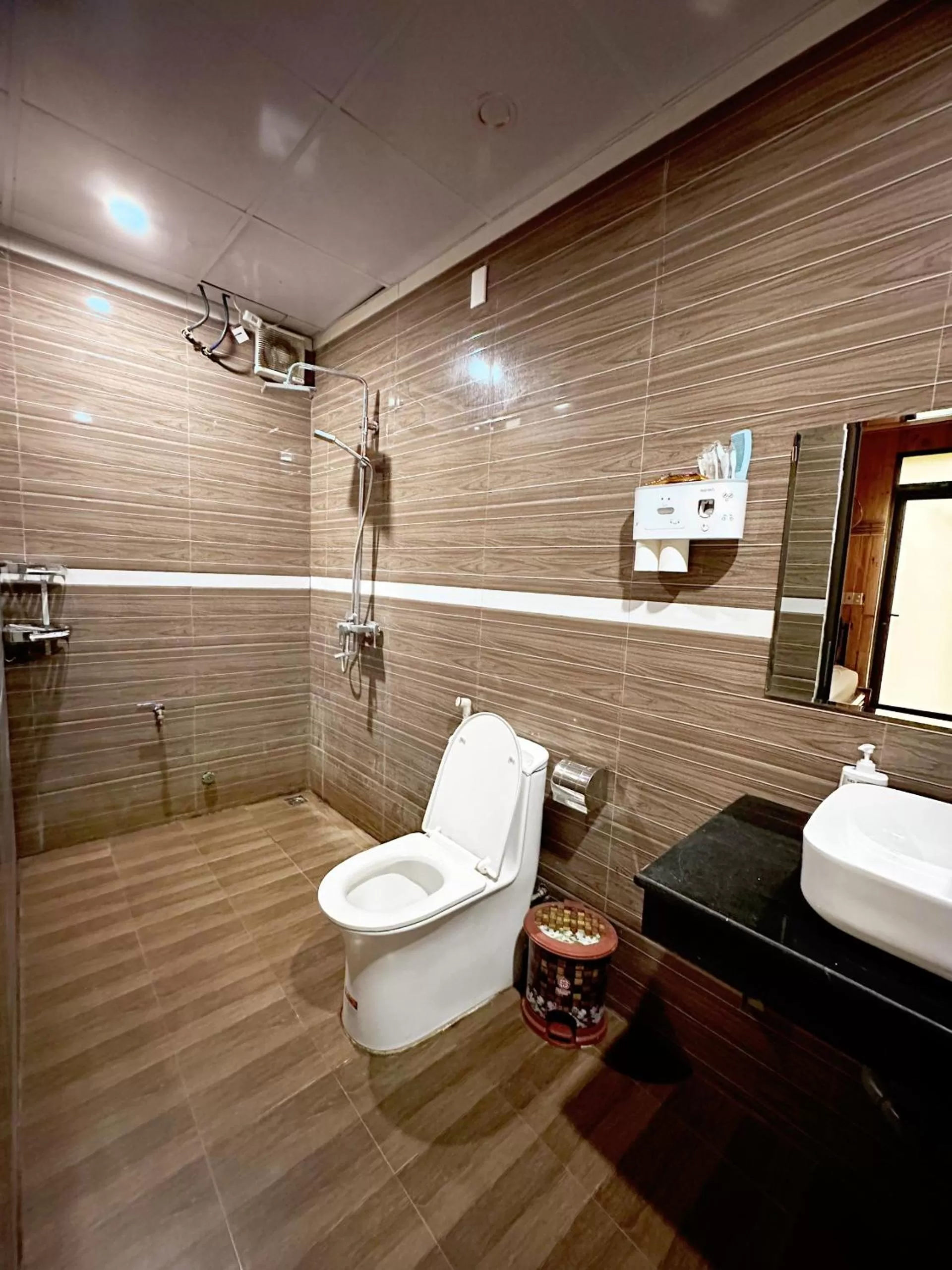 Toilet, Bathroom in Trang An Moon Garden Homestay