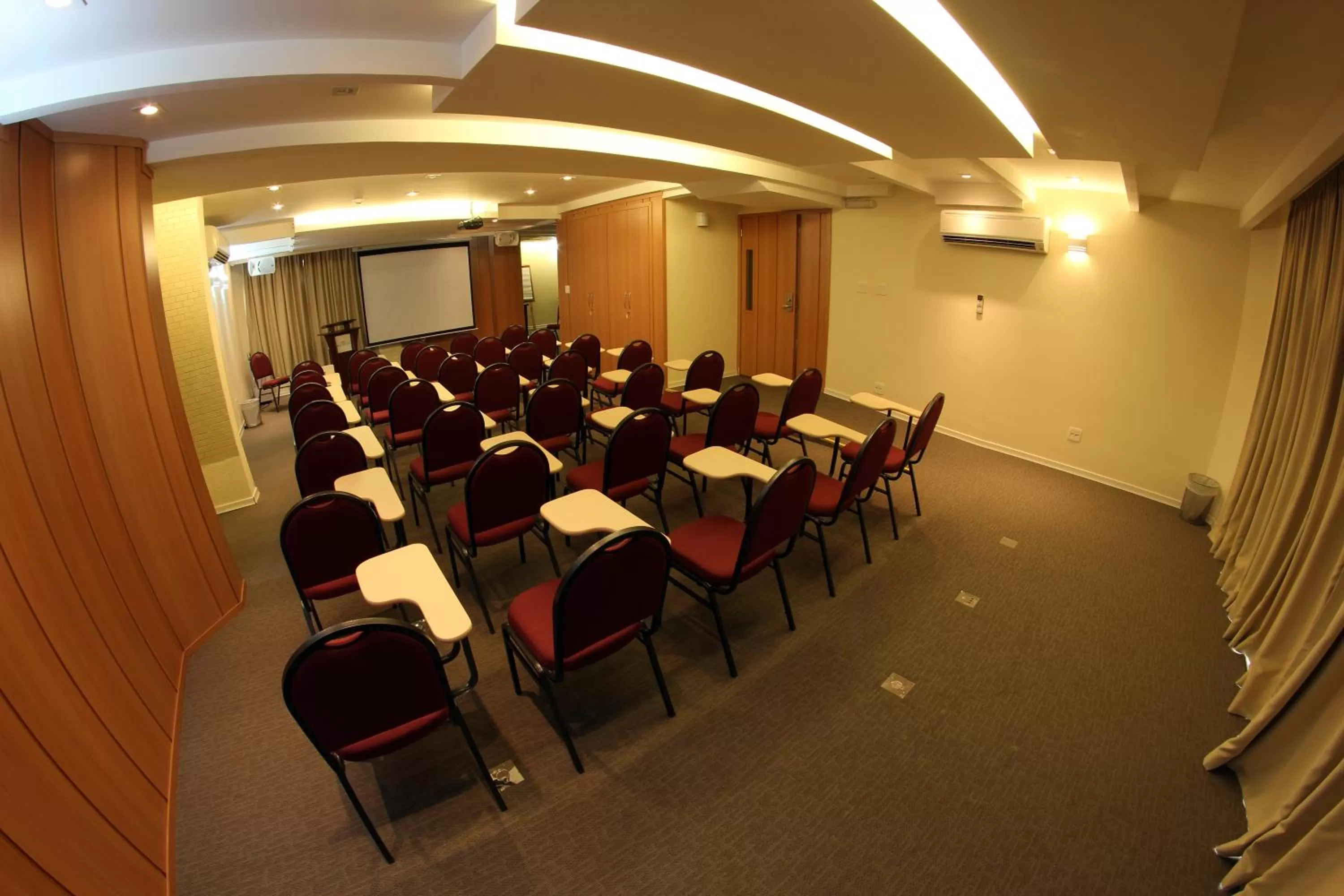 Business facilities in Hotel Ema Palace